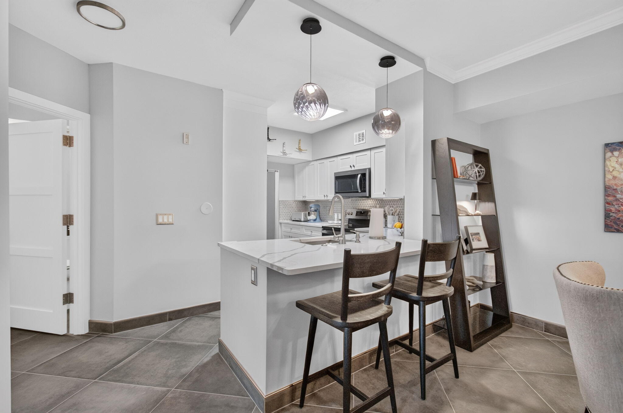 Unit 113 photo 11
