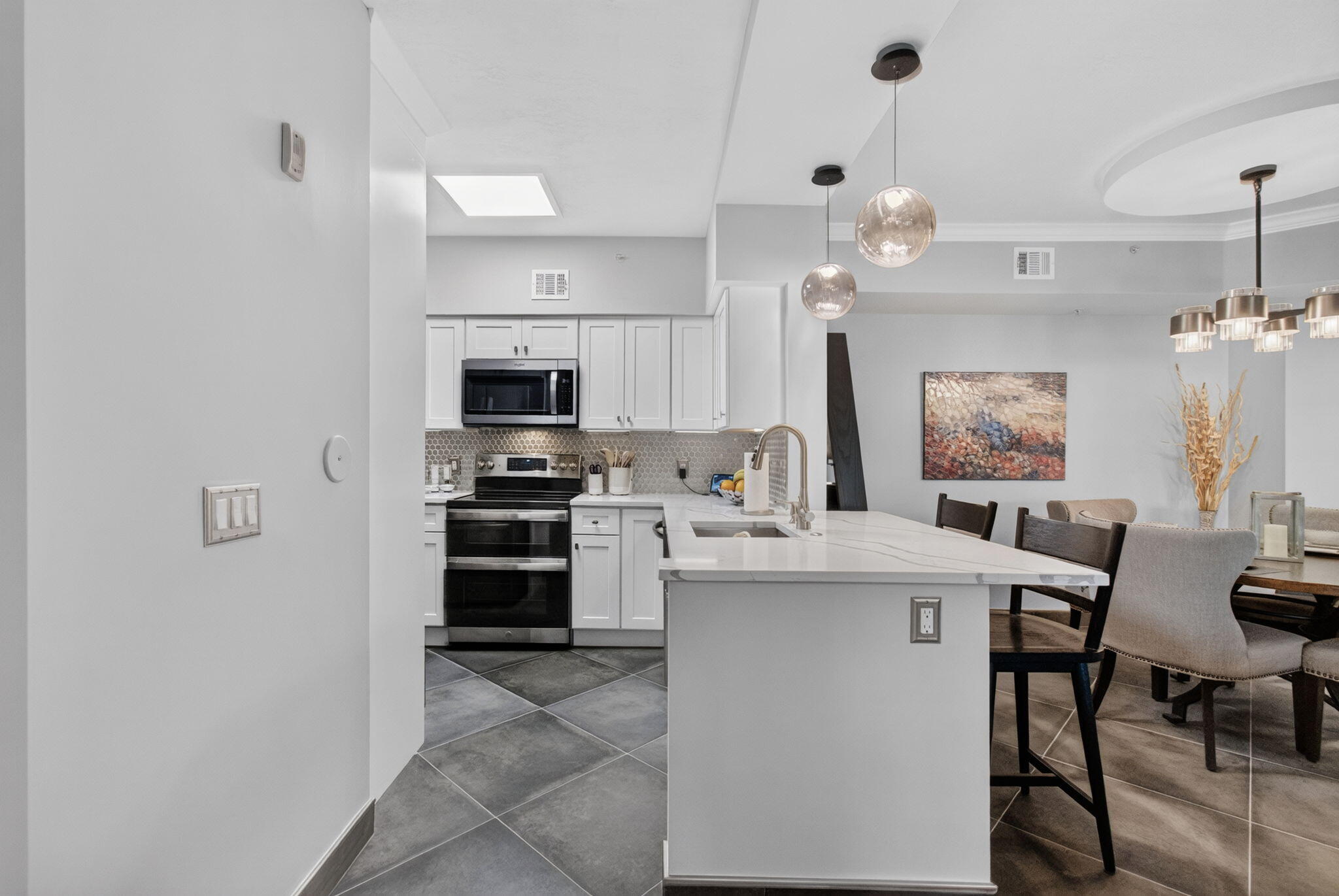 Unit 113 photo 12