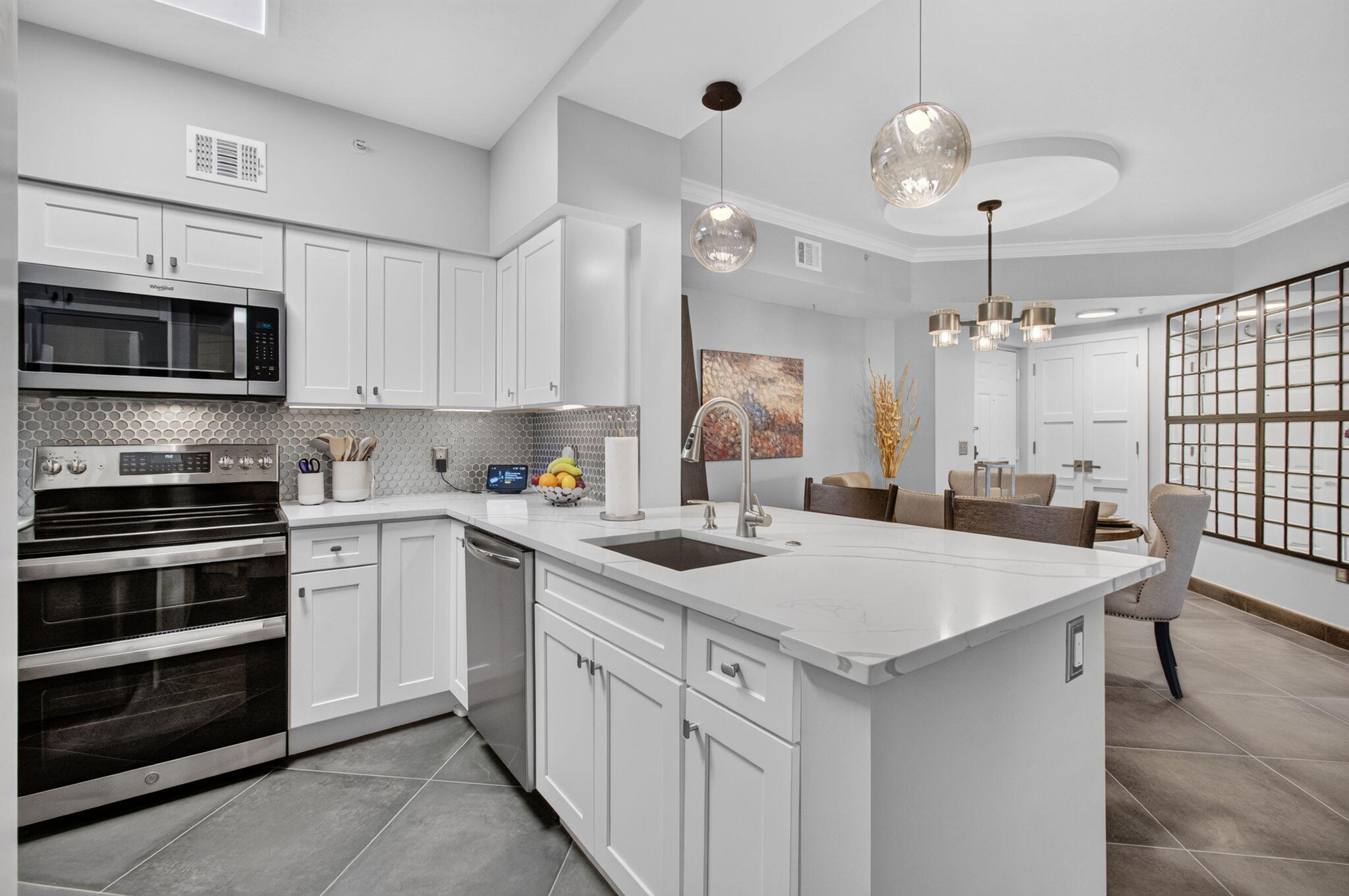 Unit 113 photo 14
