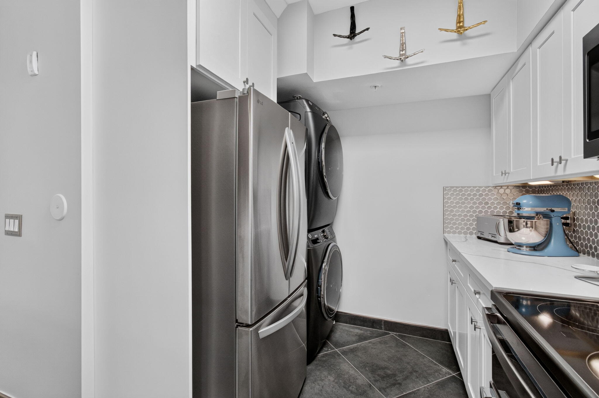 Unit 113 photo 18