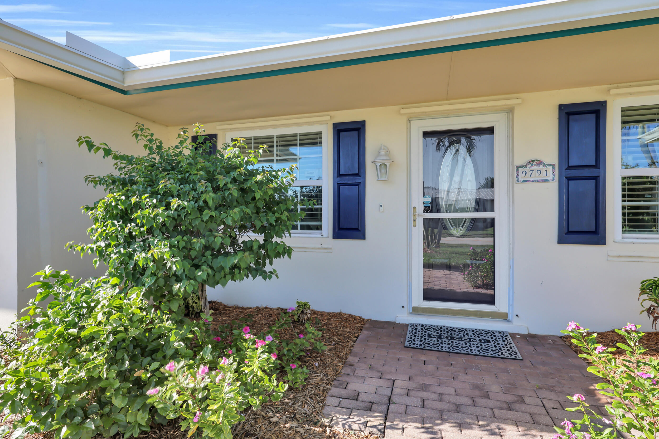 Residence photo 2