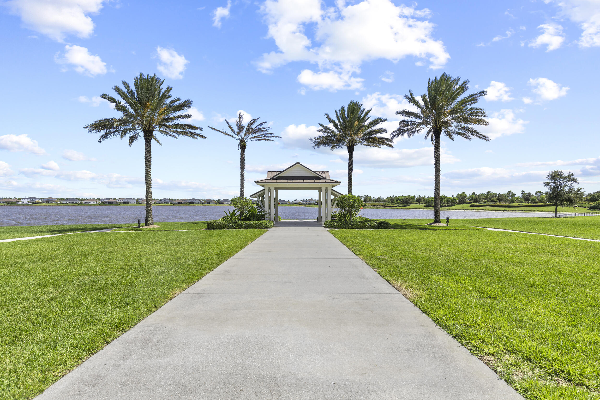 Residence photo 73