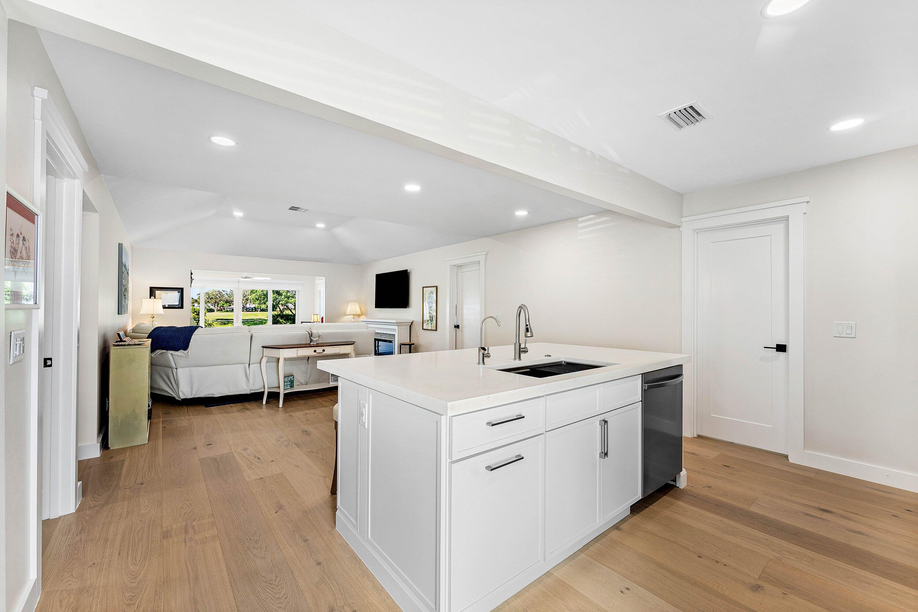 Eastpointe Country Club Residence photo 13