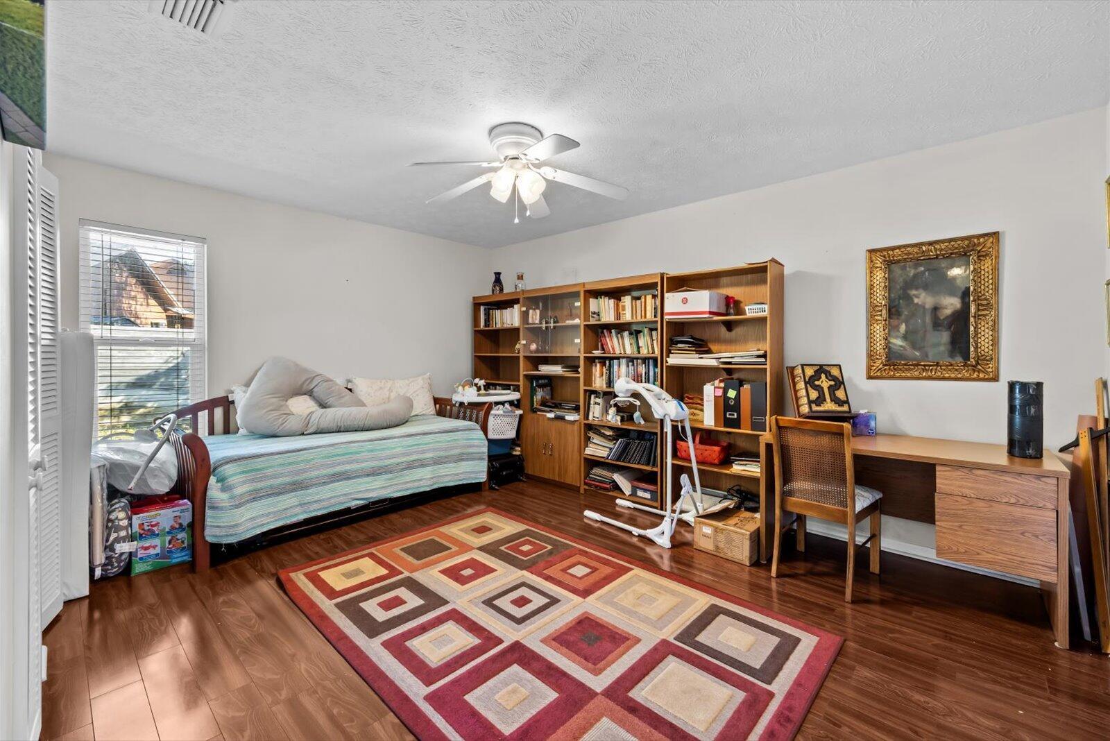 Residence photo 24