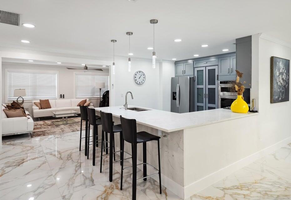  Residence photo 9