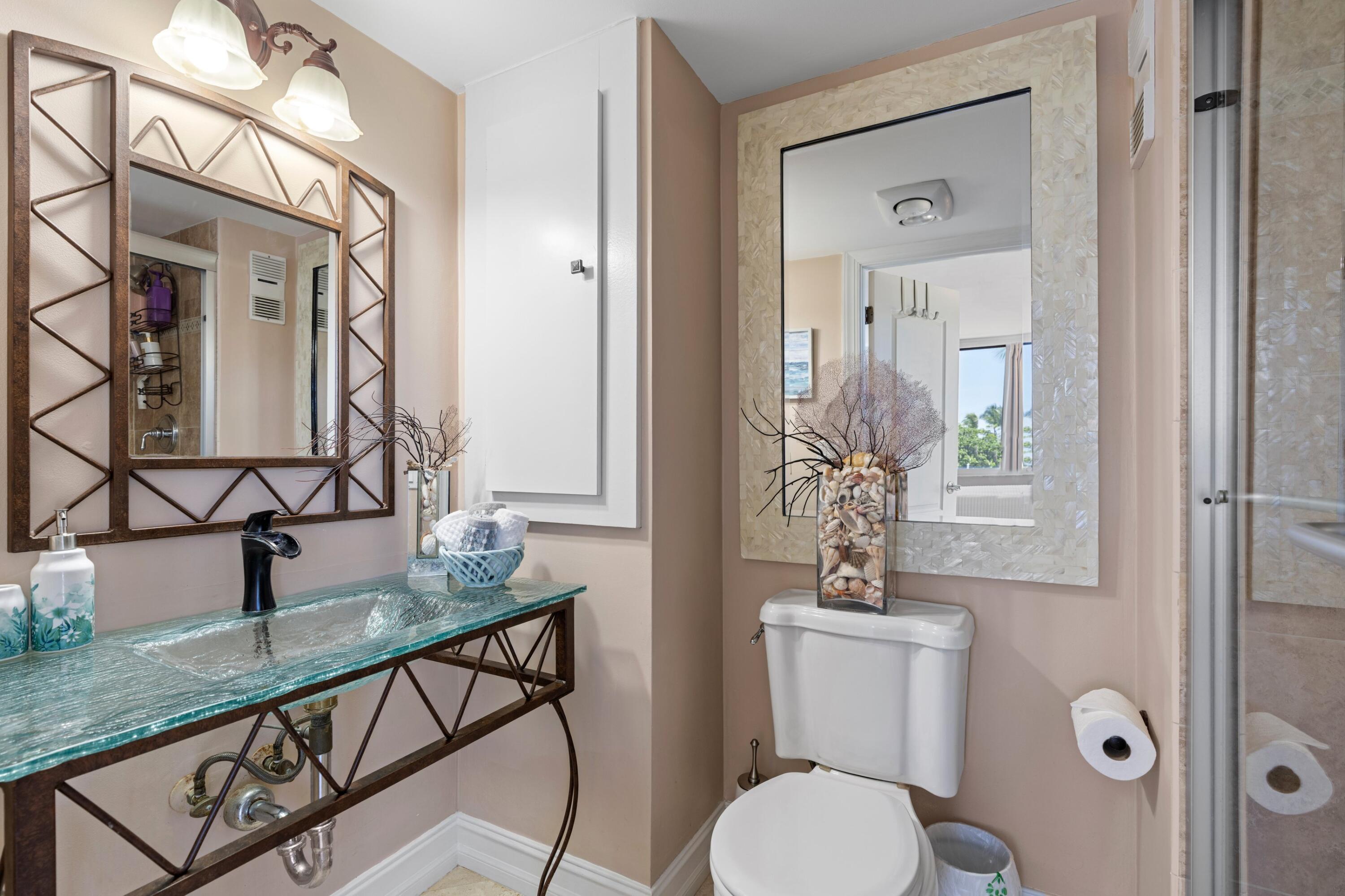 Unit 109 photo 11