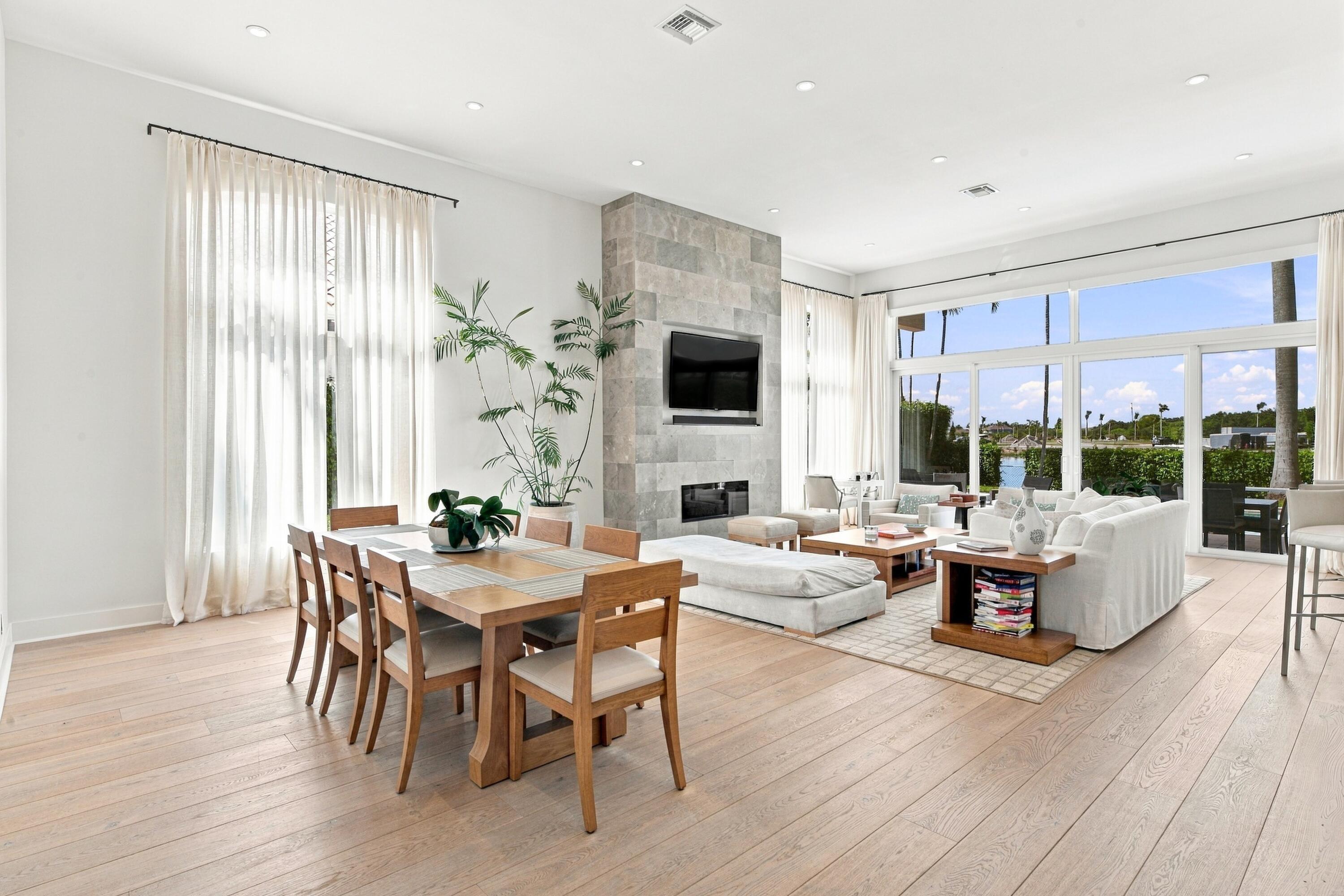 Equestrian Club Estates Residence photo 6