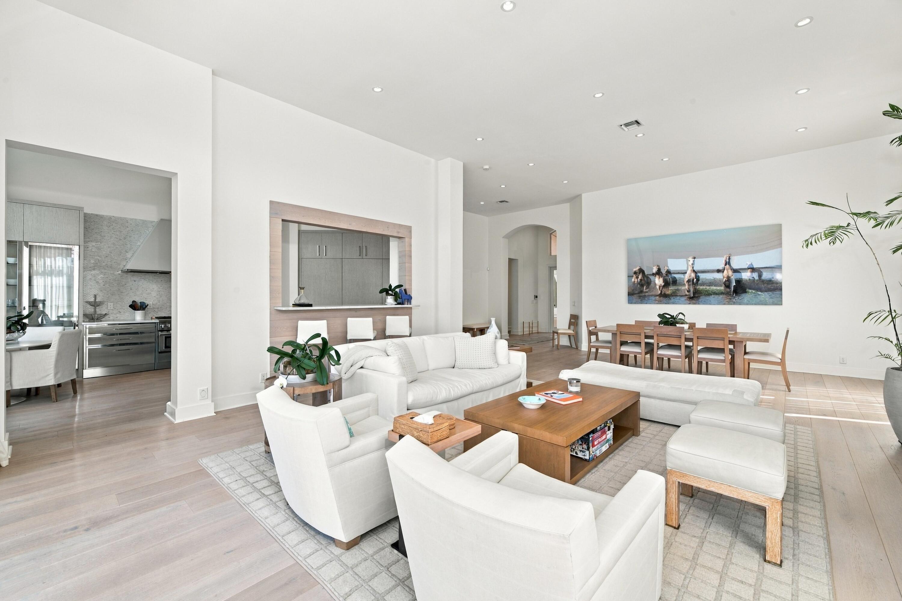Equestrian Club Estates Residence photo 11