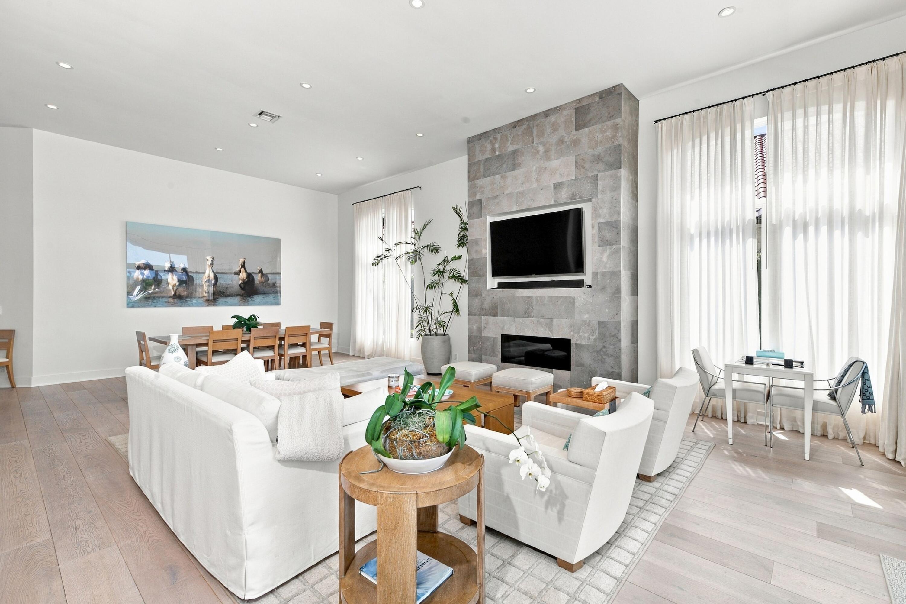 Equestrian Club Estates Residence photo 12
