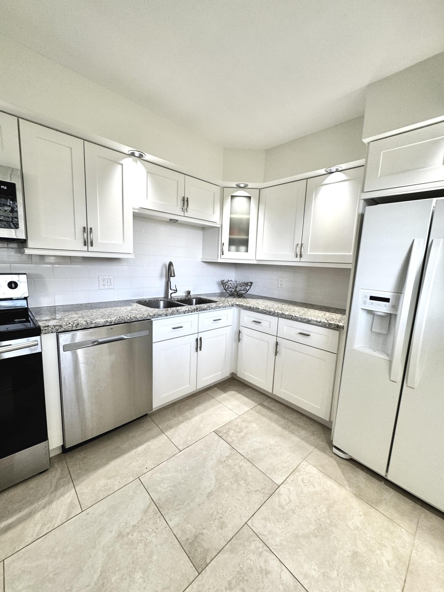 Unit 303 photo 9