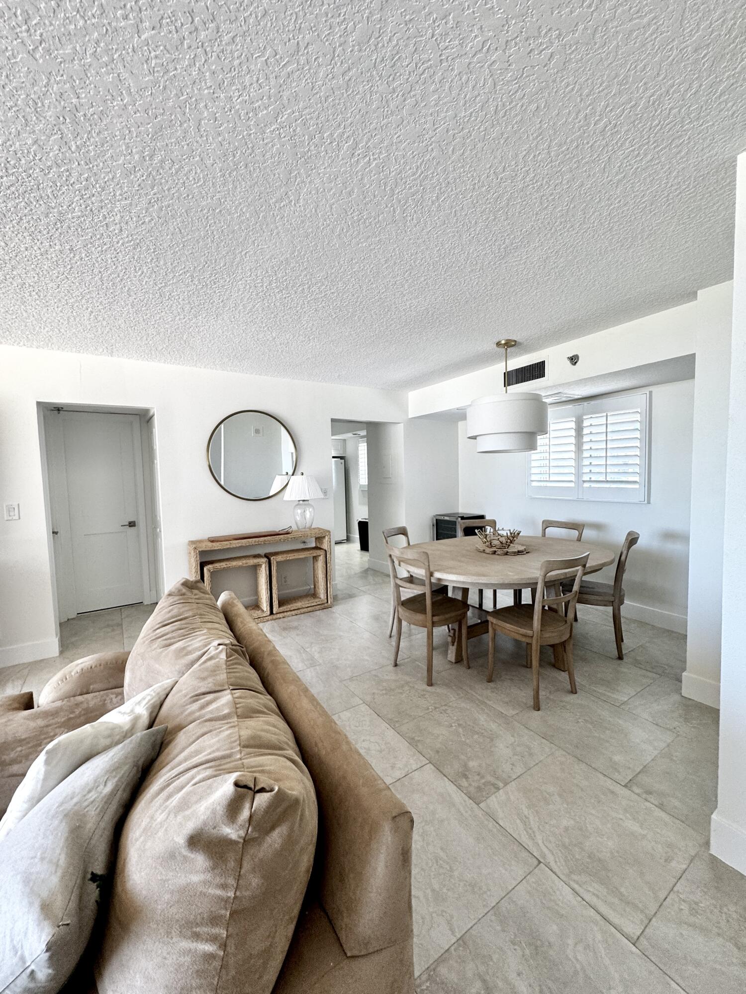 Unit 303 photo 11