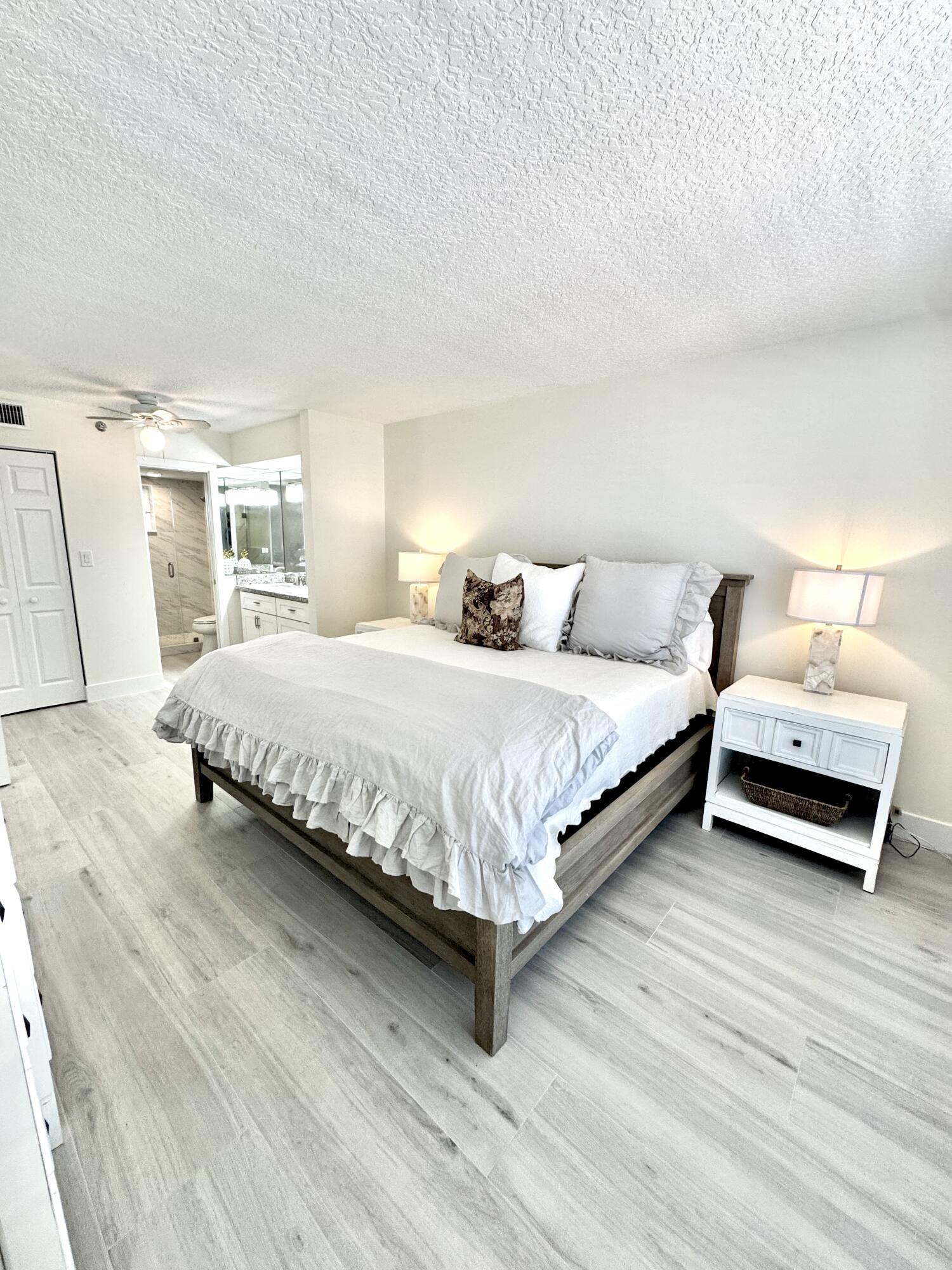 Unit 303 photo 14