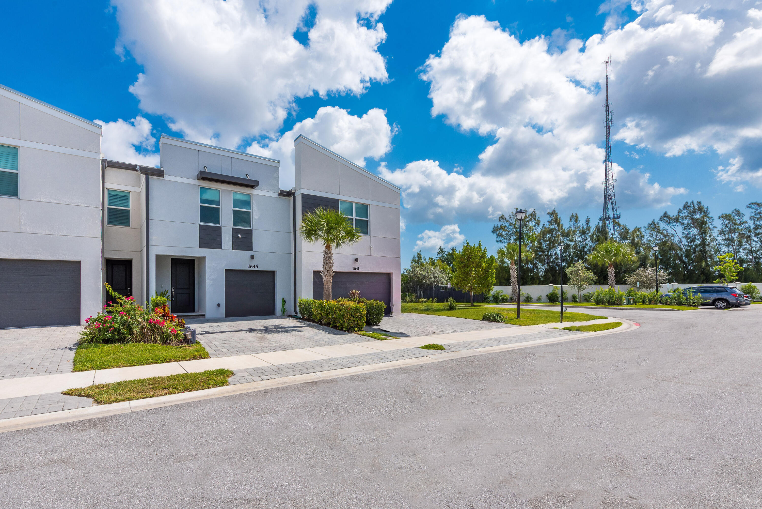 Residence photo 4