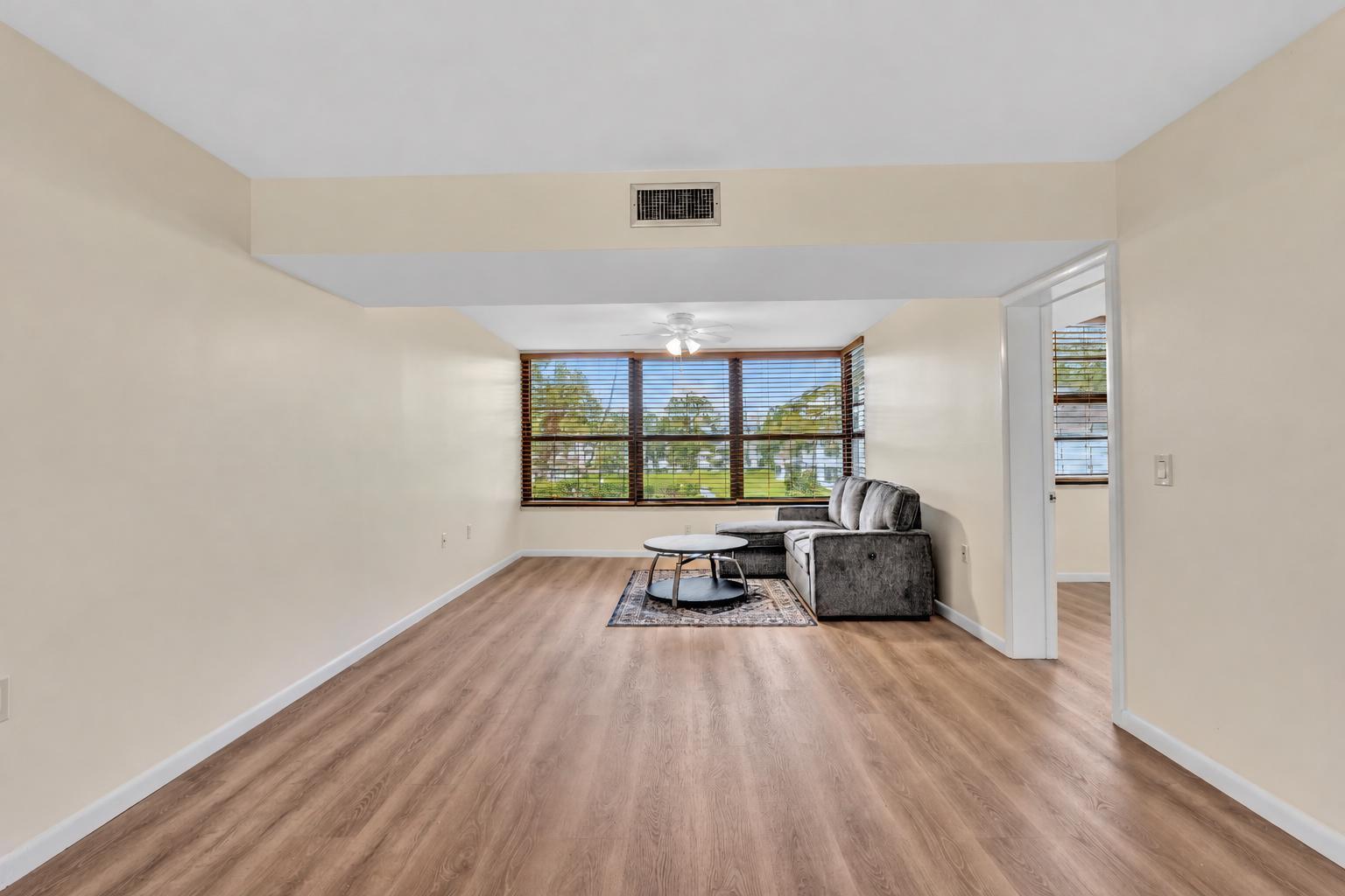 Unit 202 photo 22