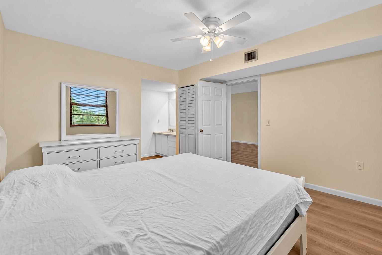 Unit 202 photo 32