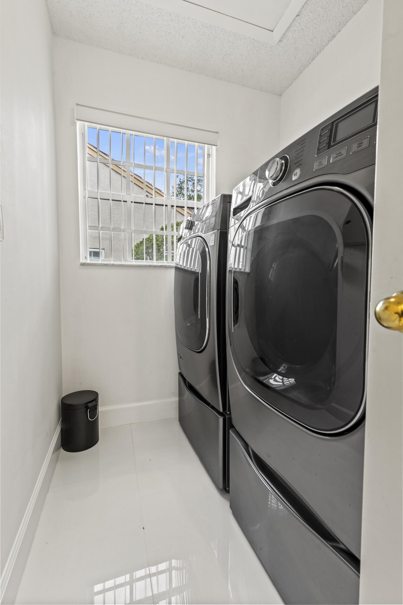  Residence photo 6