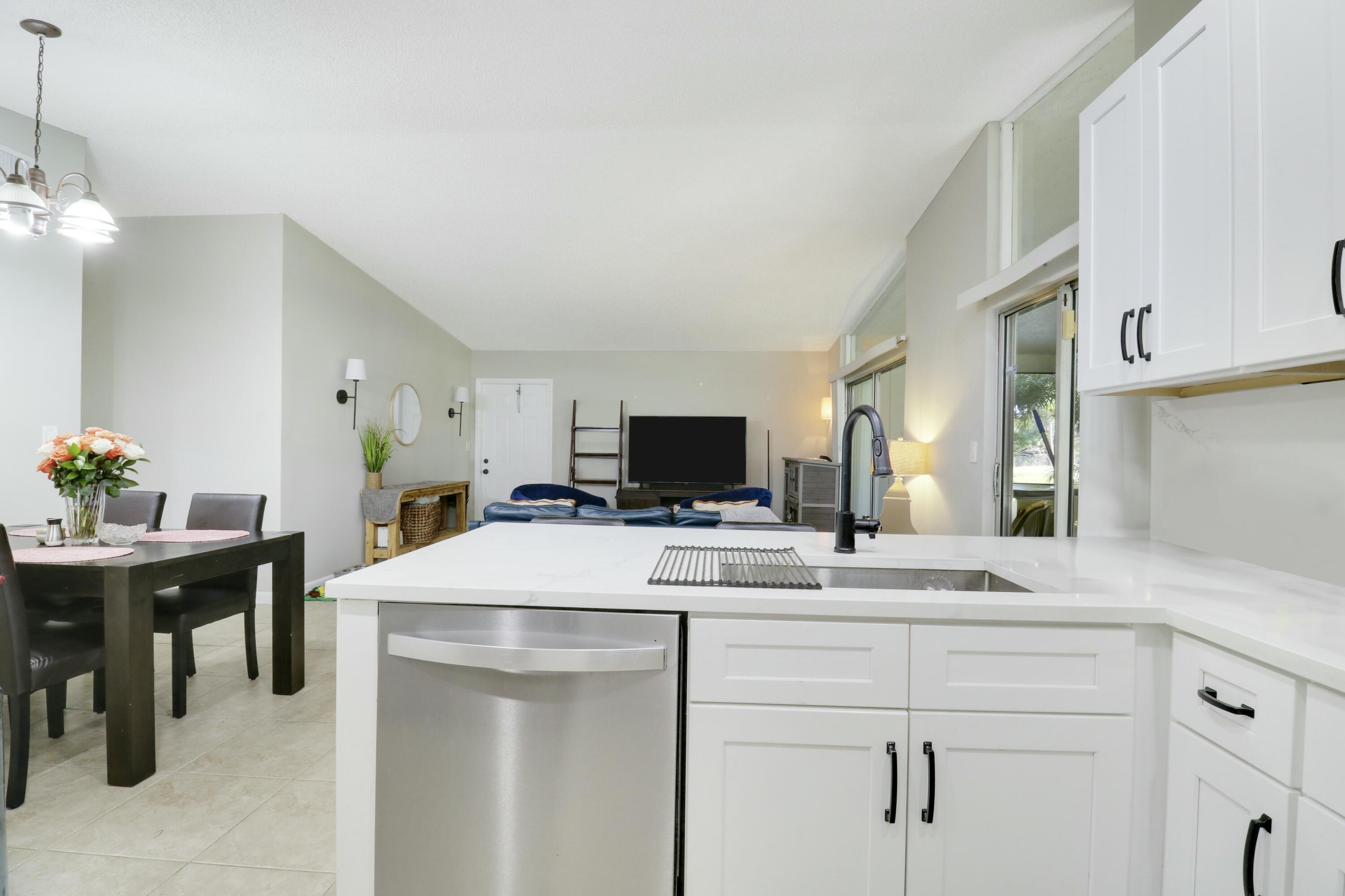Residence photo 3