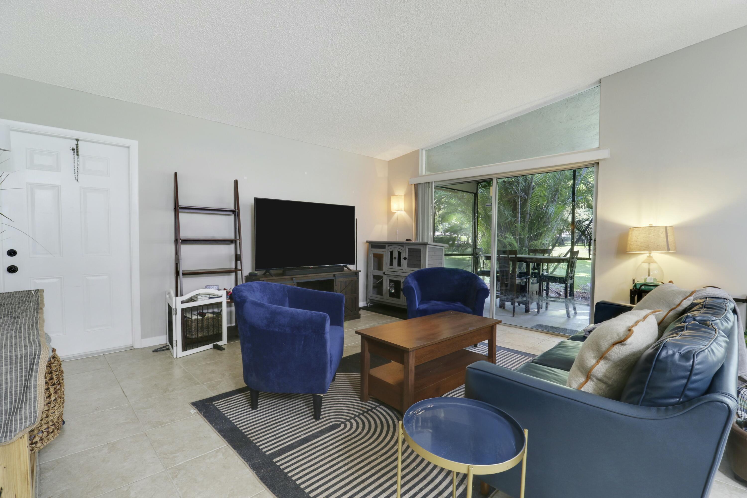 Residence photo 5