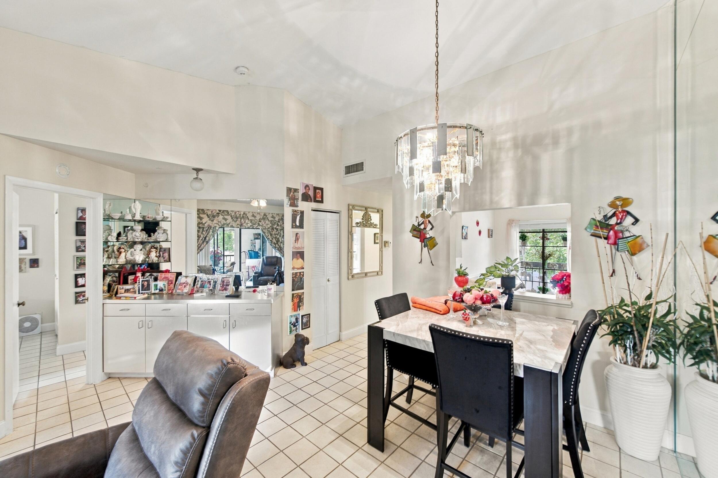 Residence photo 6