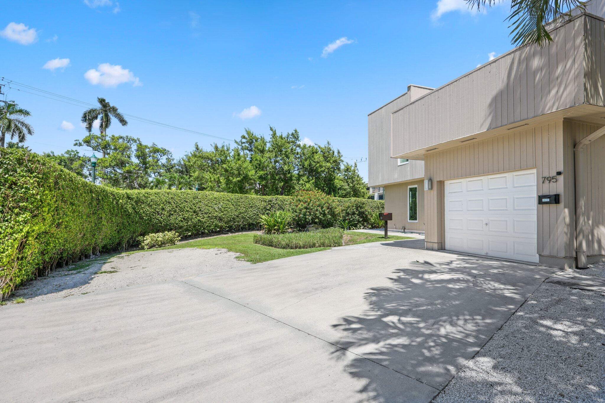  Residence photo 8
