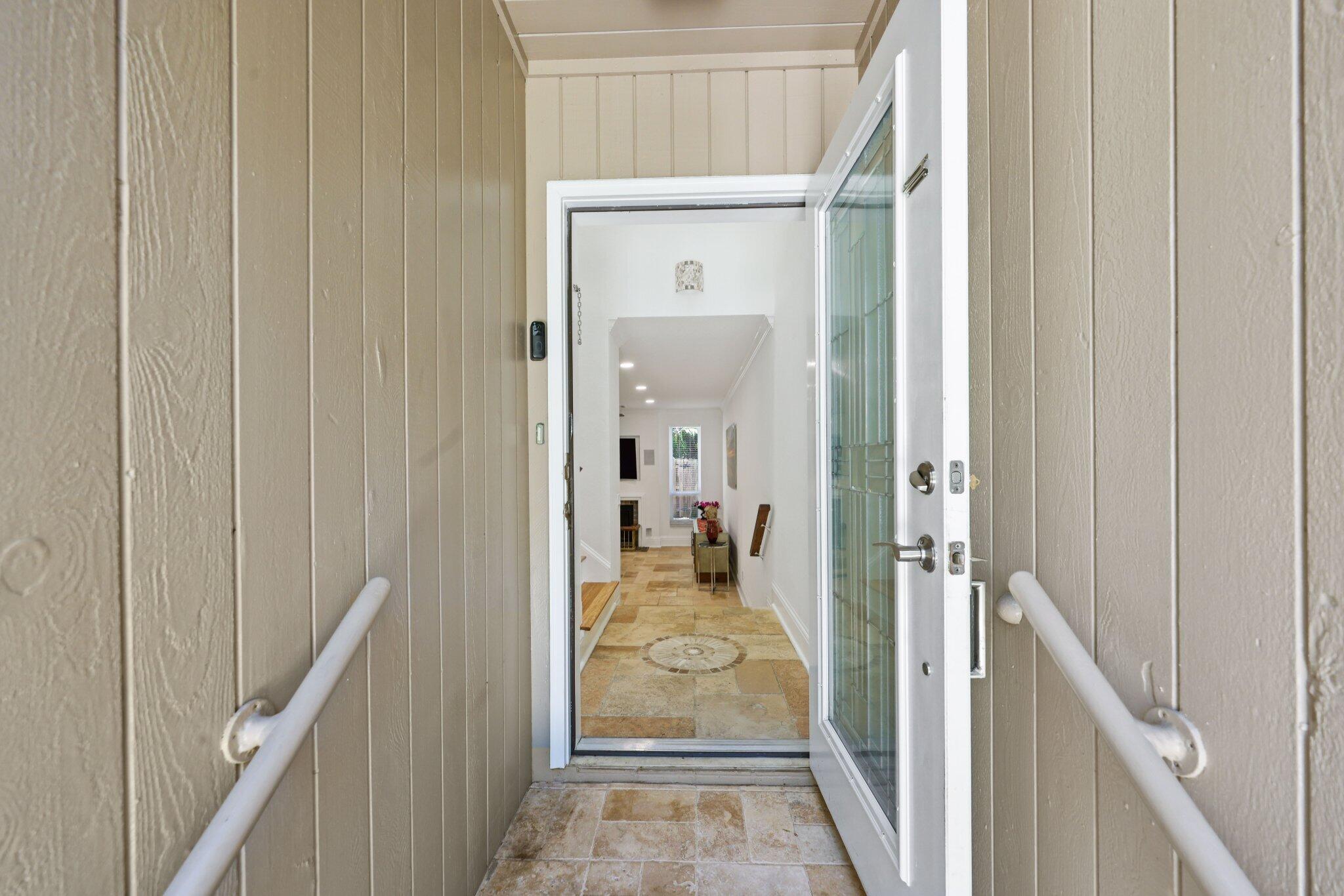  Residence photo 11