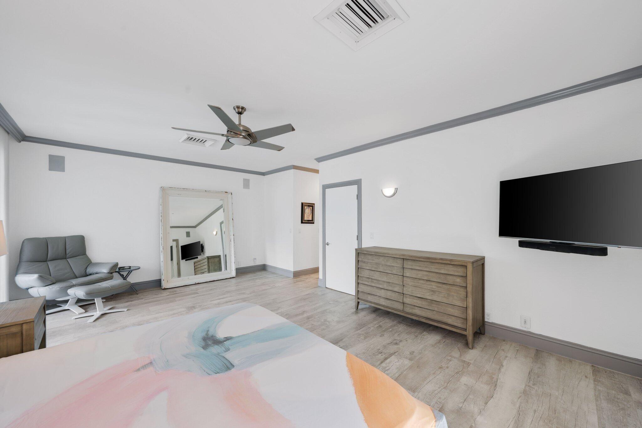  Residence photo 36