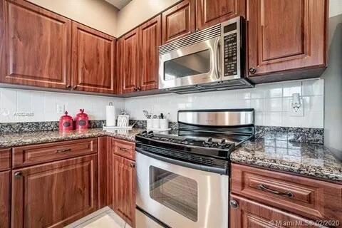 Residence photo 3