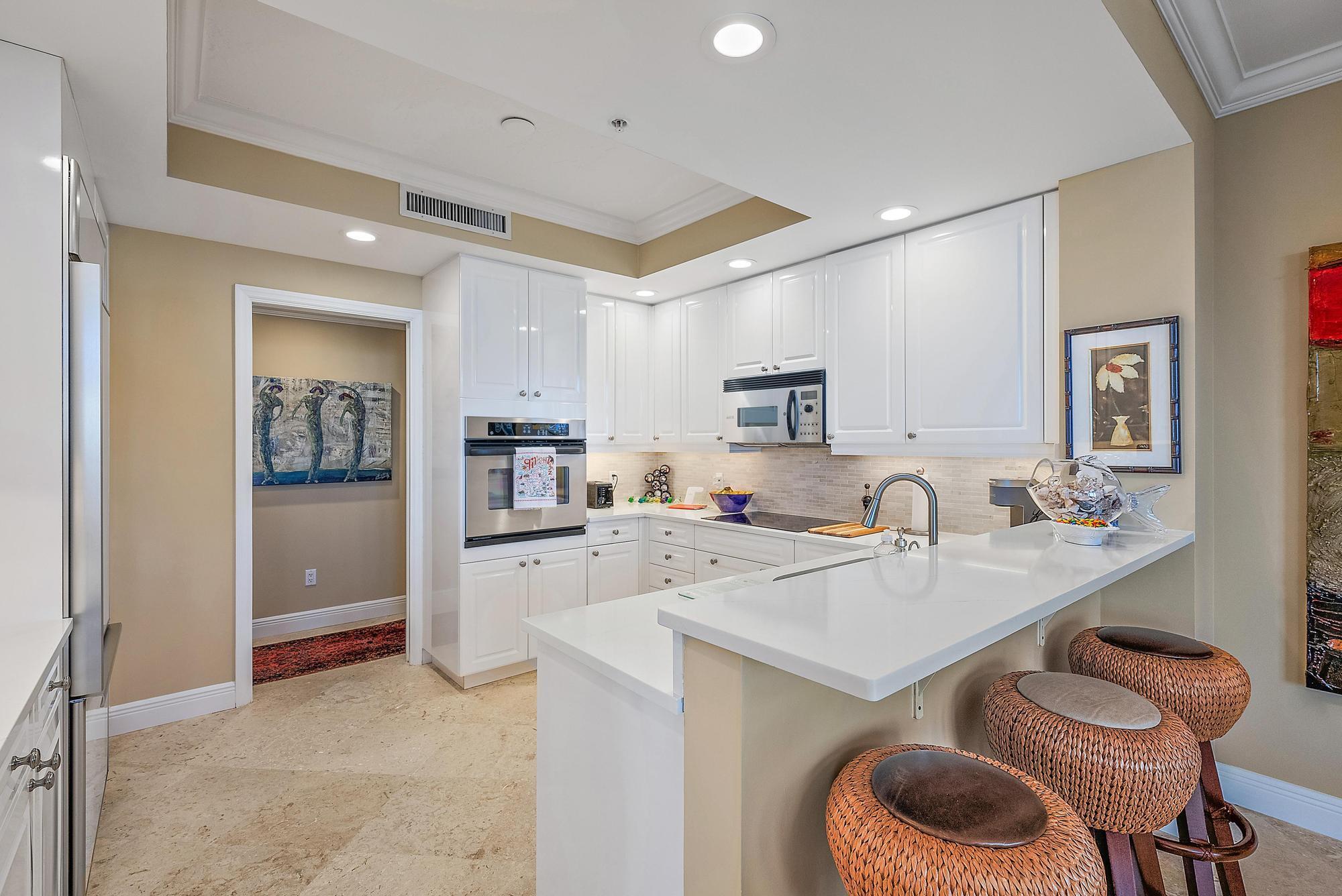 Jupiter Yacht Club Unit 305 photo 8