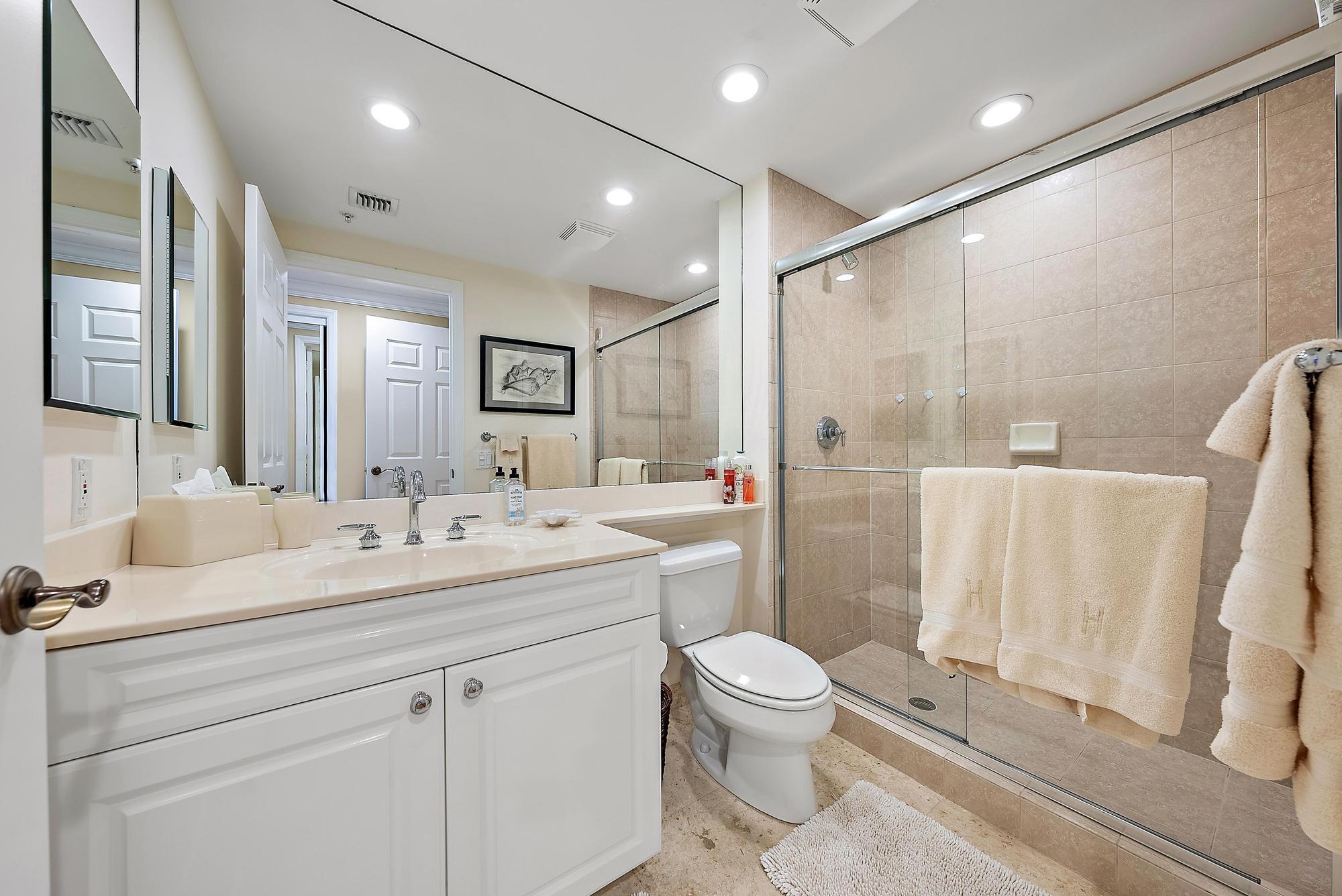 Jupiter Yacht Club Unit 305 photo 17