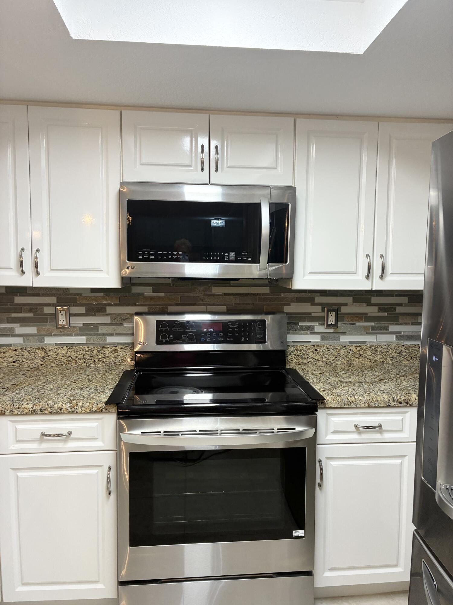  Unit 1005 photo 4