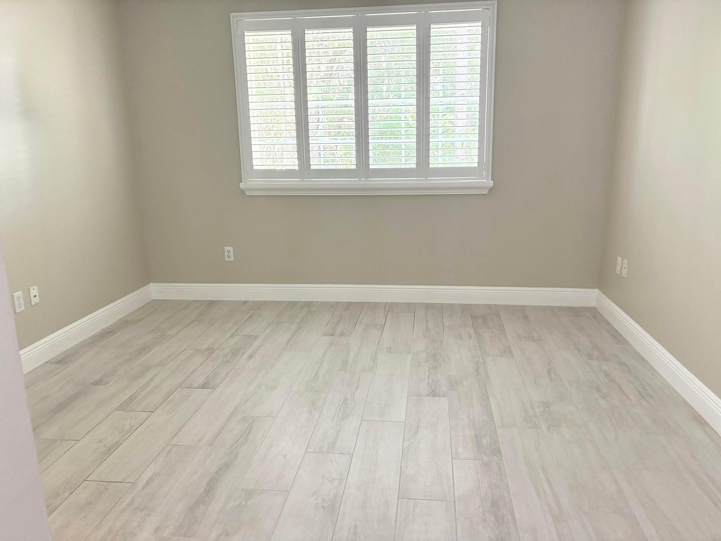  Unit 1005 photo 8
