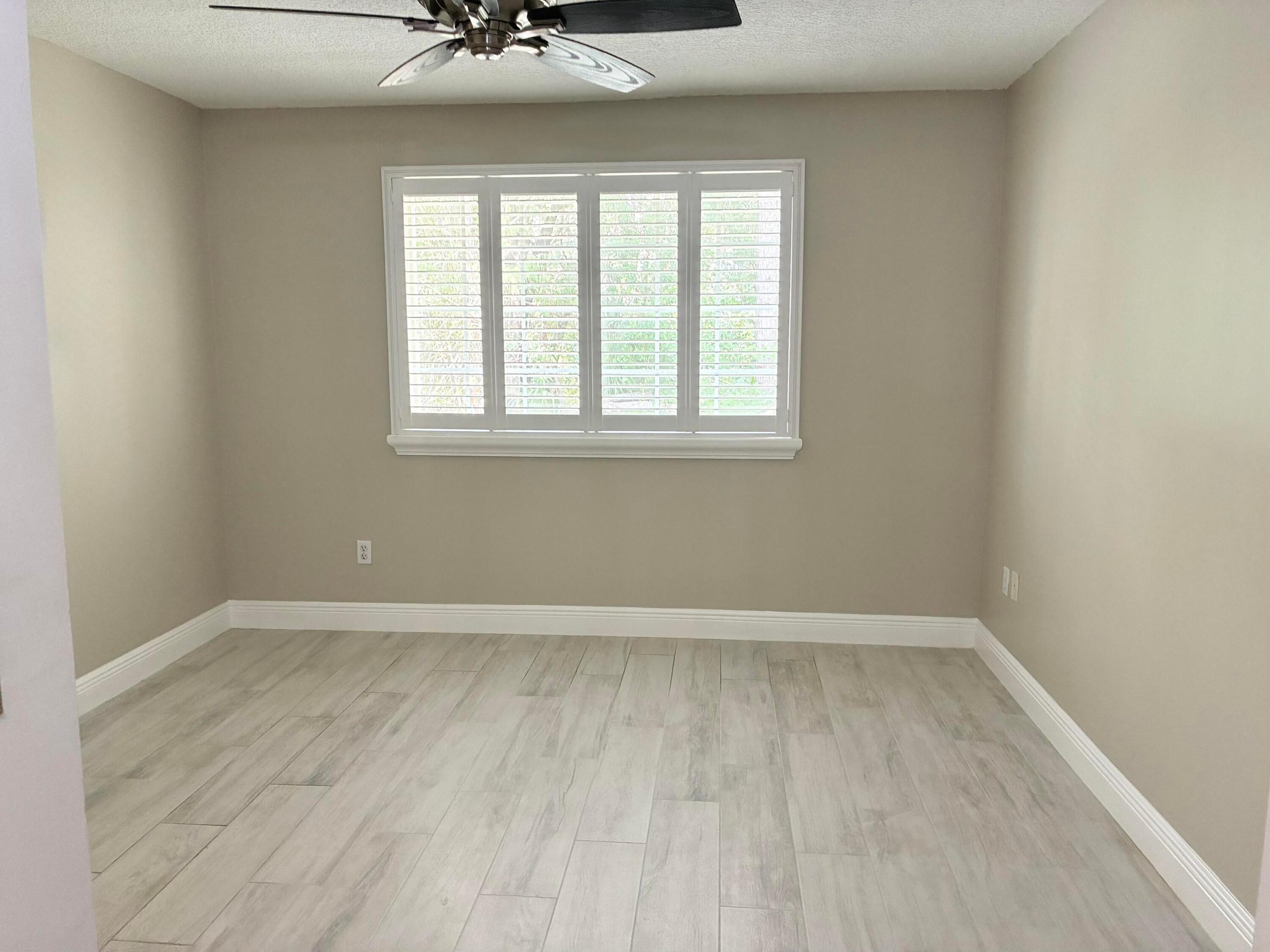  Unit 1005 photo 14