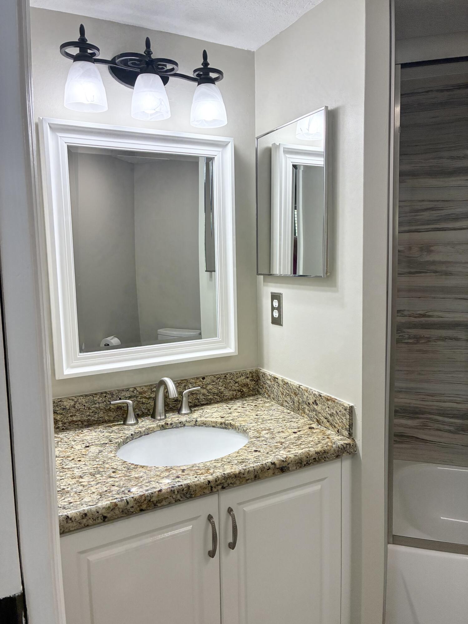  Unit 1005 photo 15