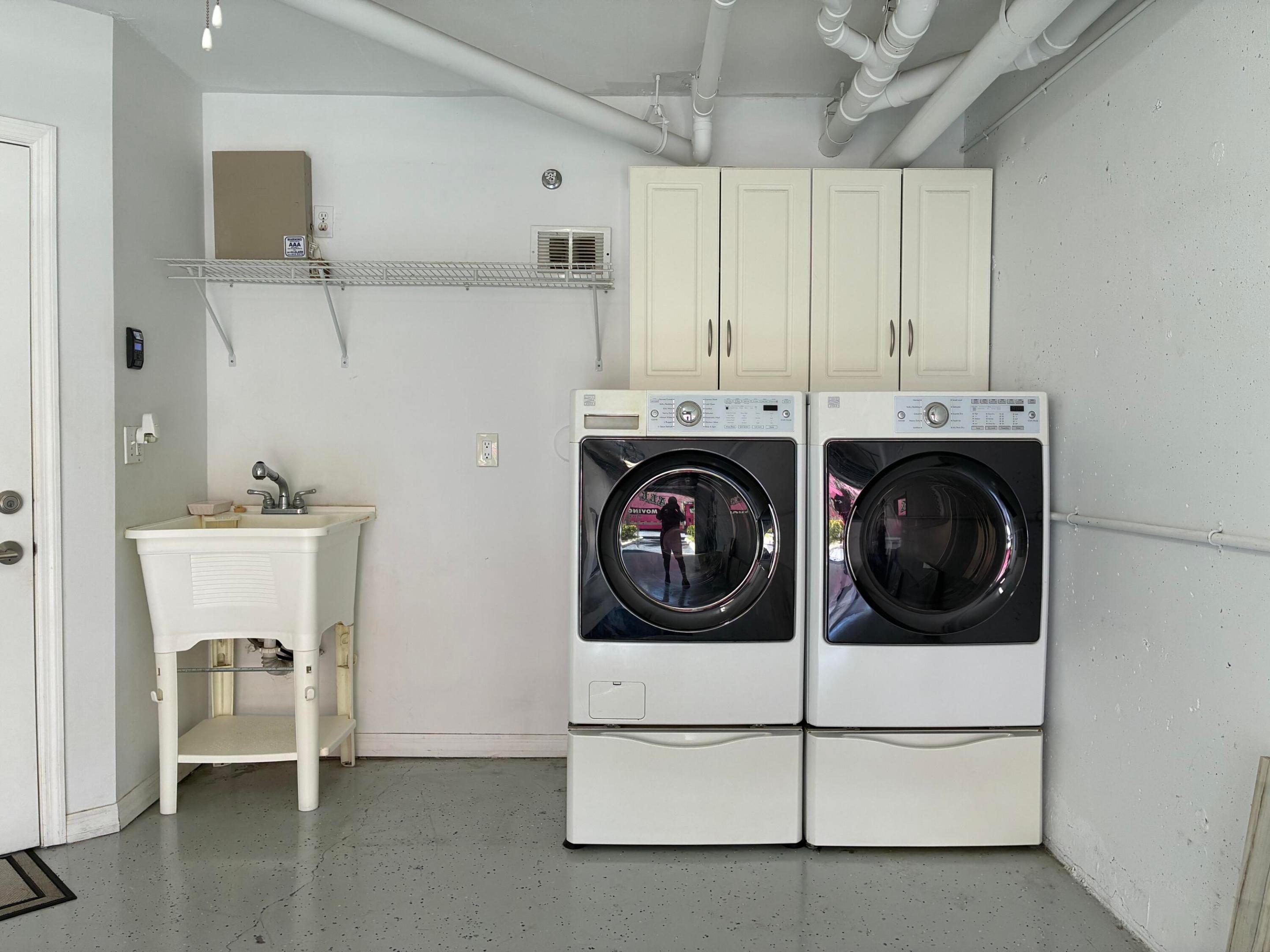  Unit 1005 photo 18