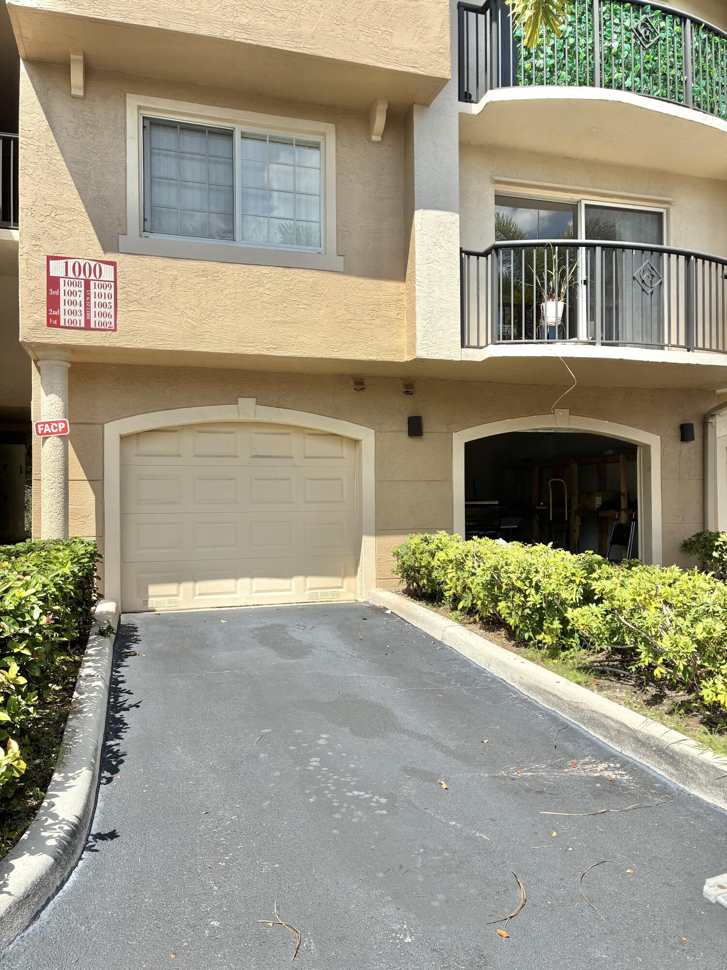  Unit 1005 photo 23