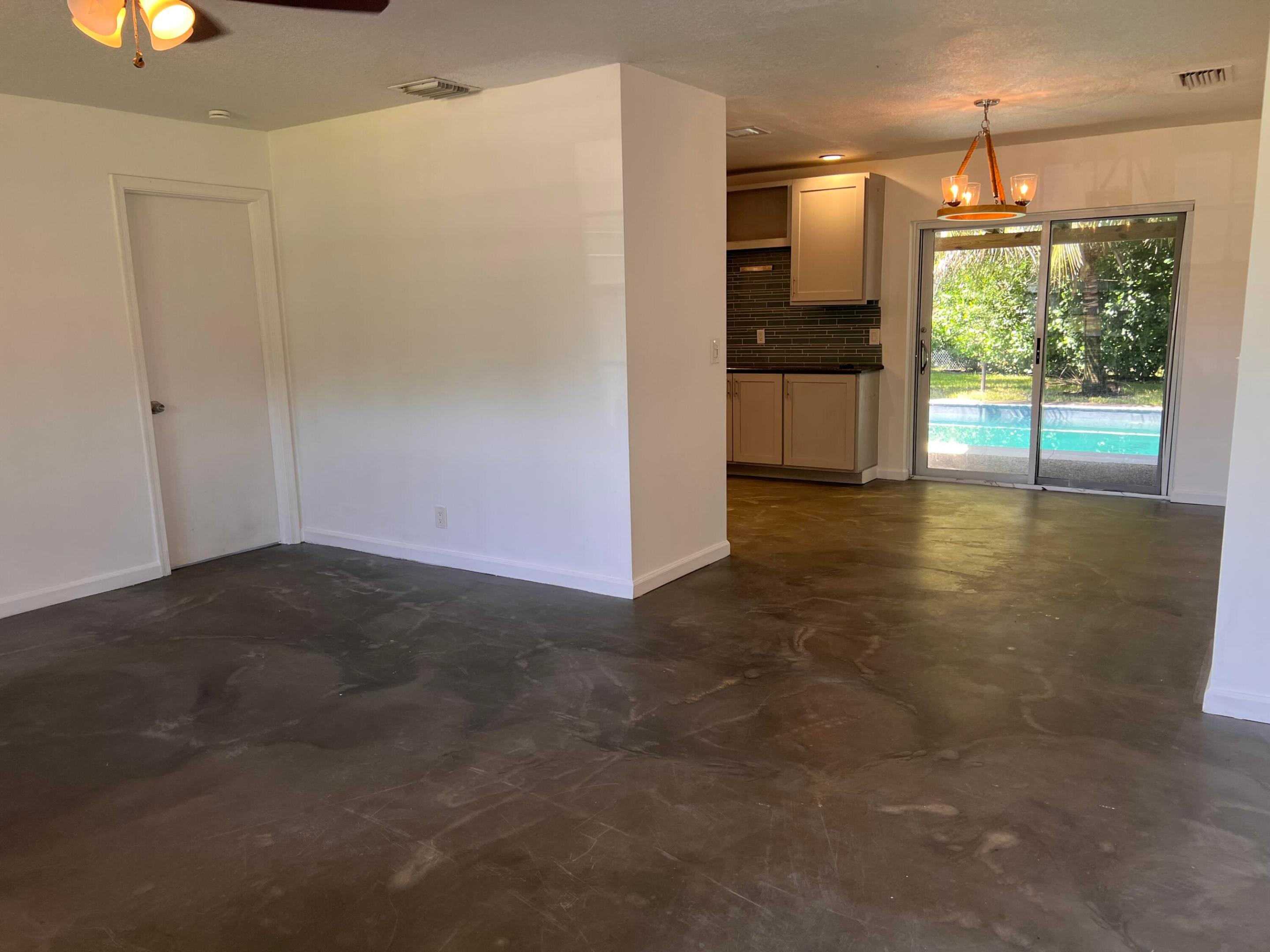 Residence photo 2