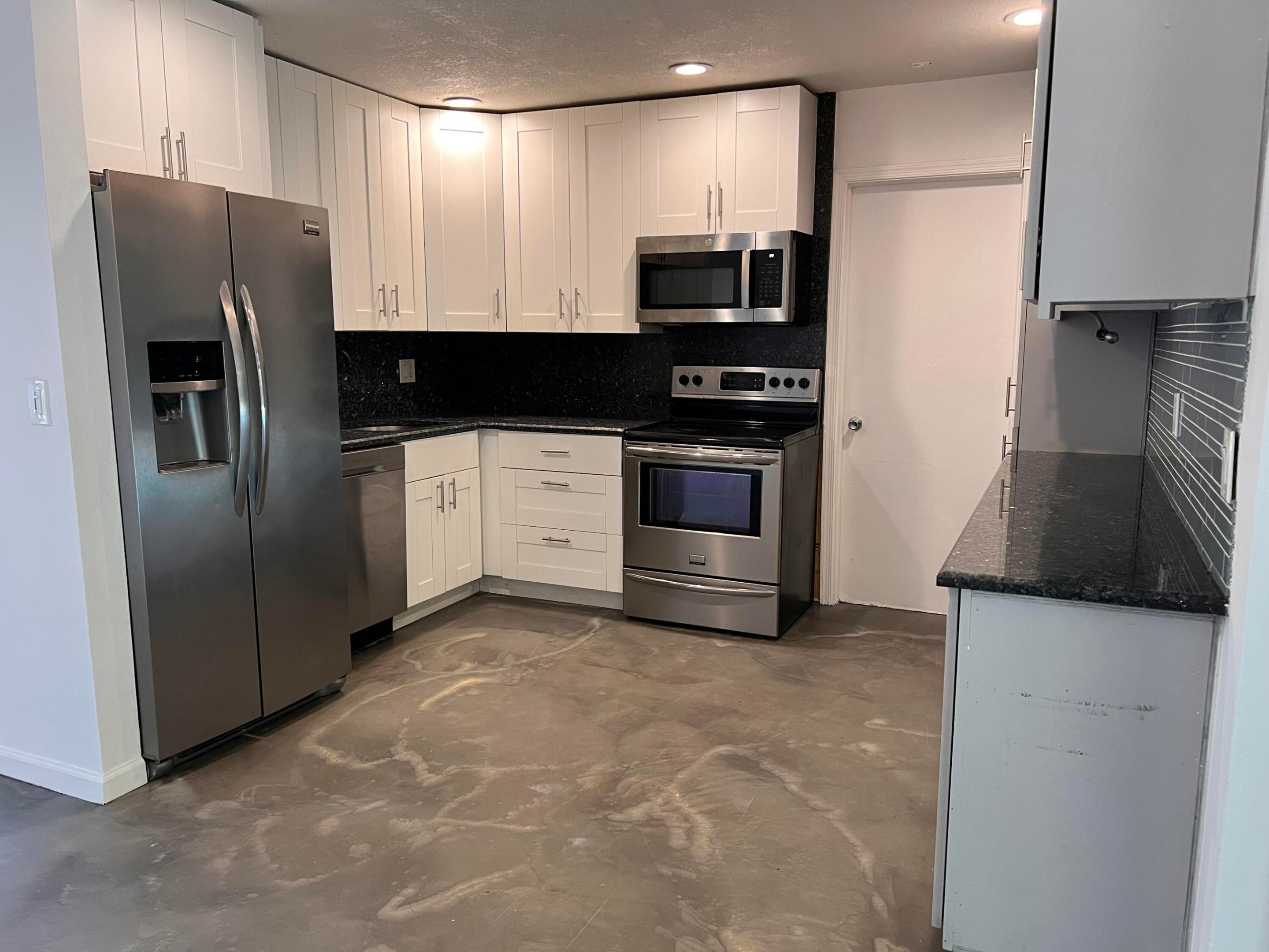 Residence photo 3
