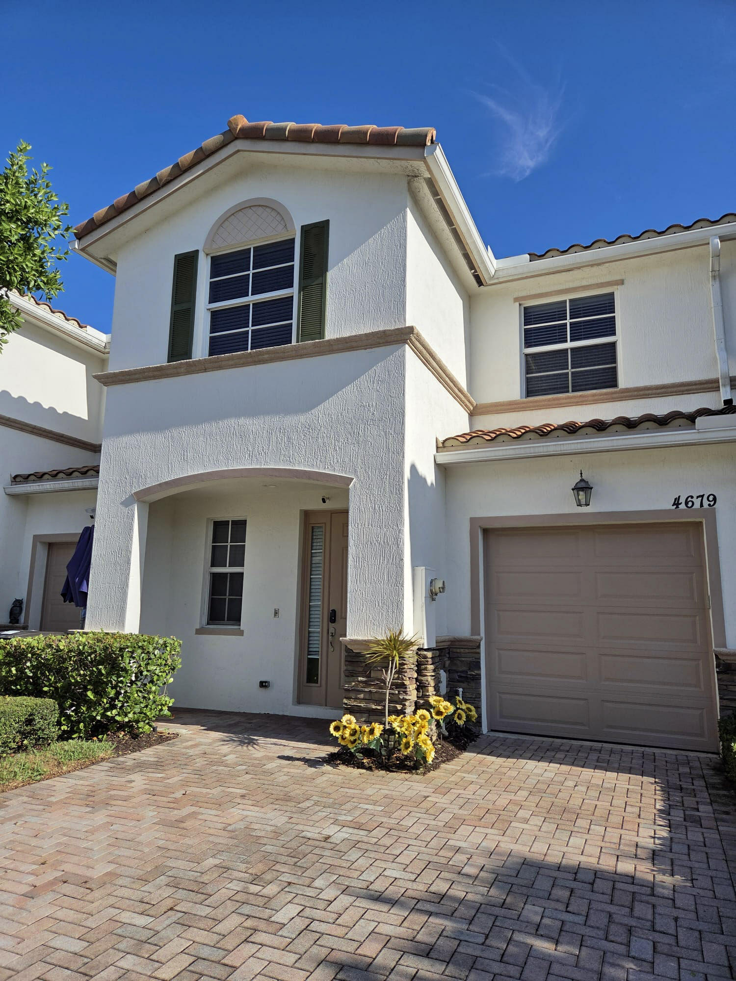 Residence photo 12