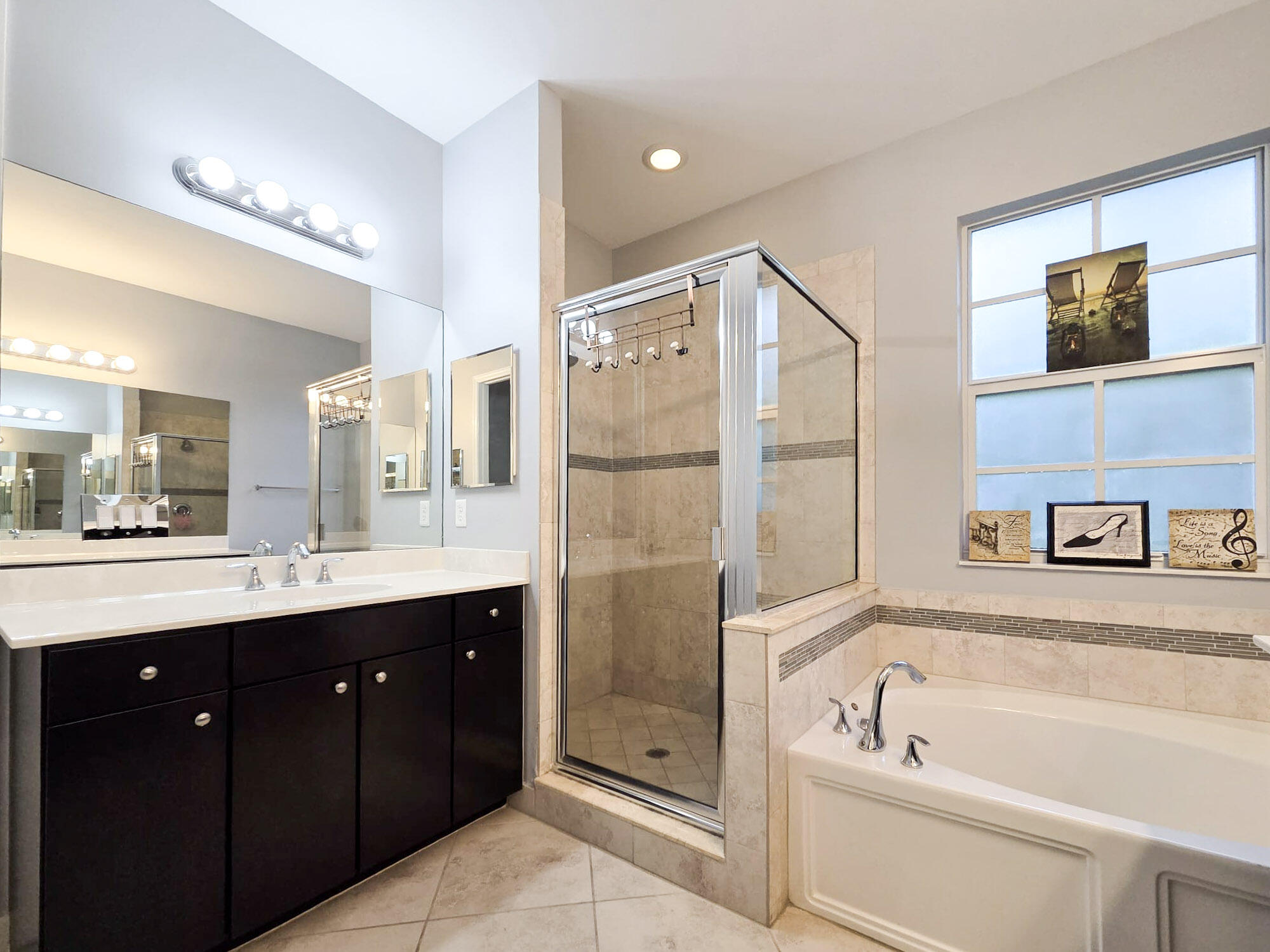 Residence photo 64