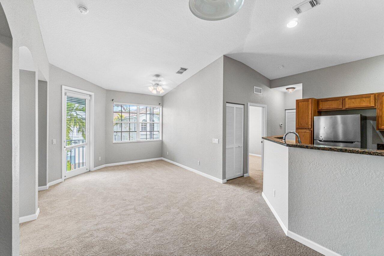 Residence photo 2