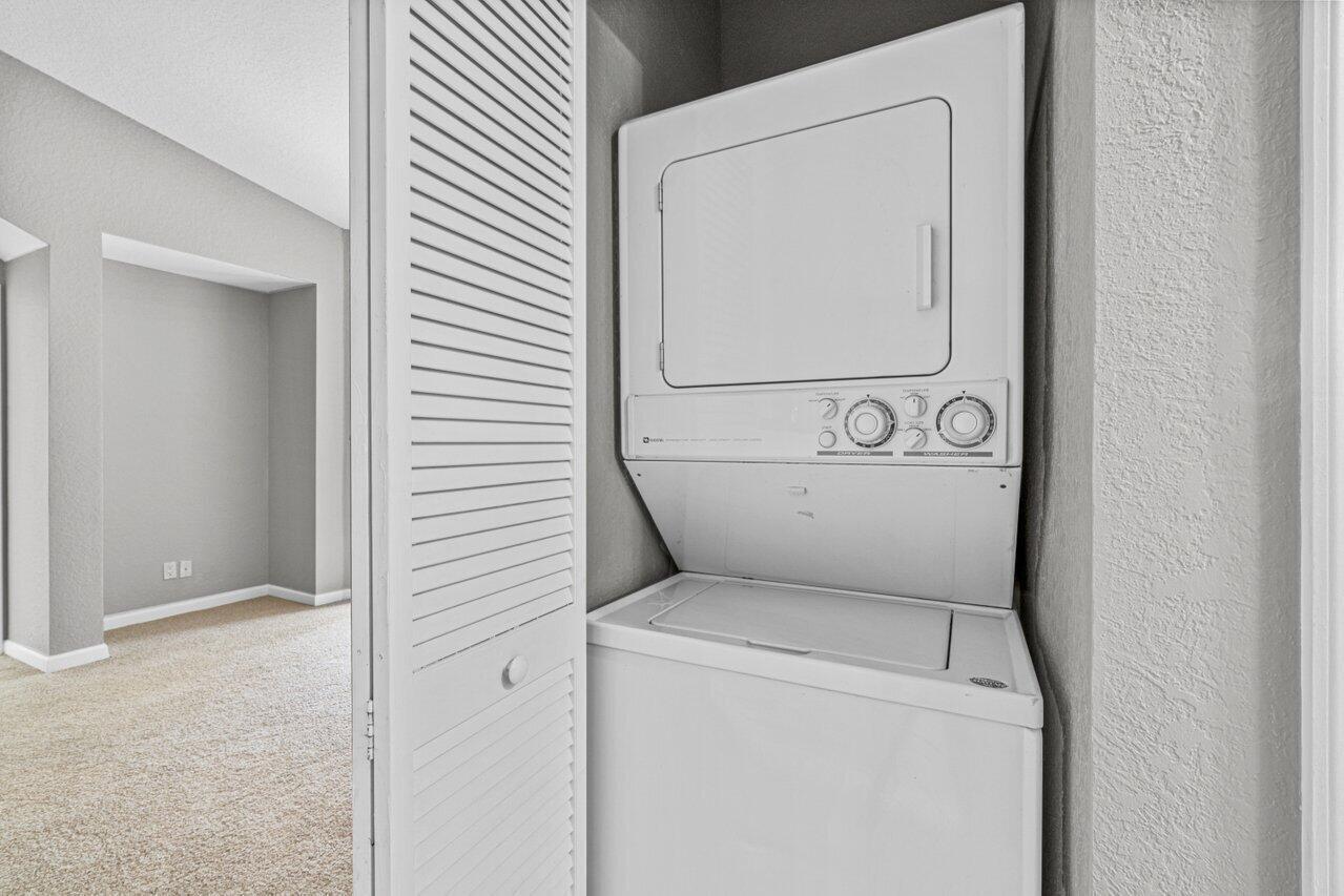 Residence photo 9