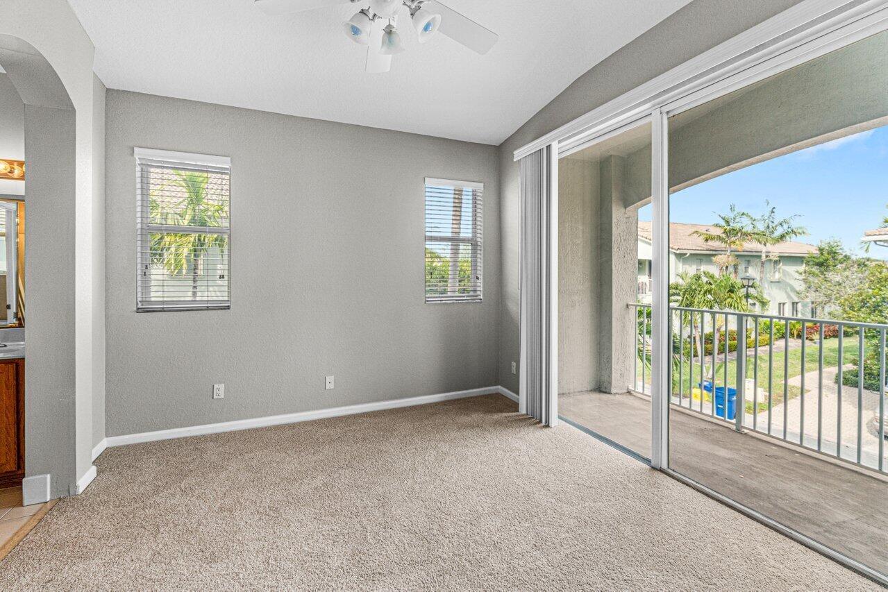 Residence photo 18