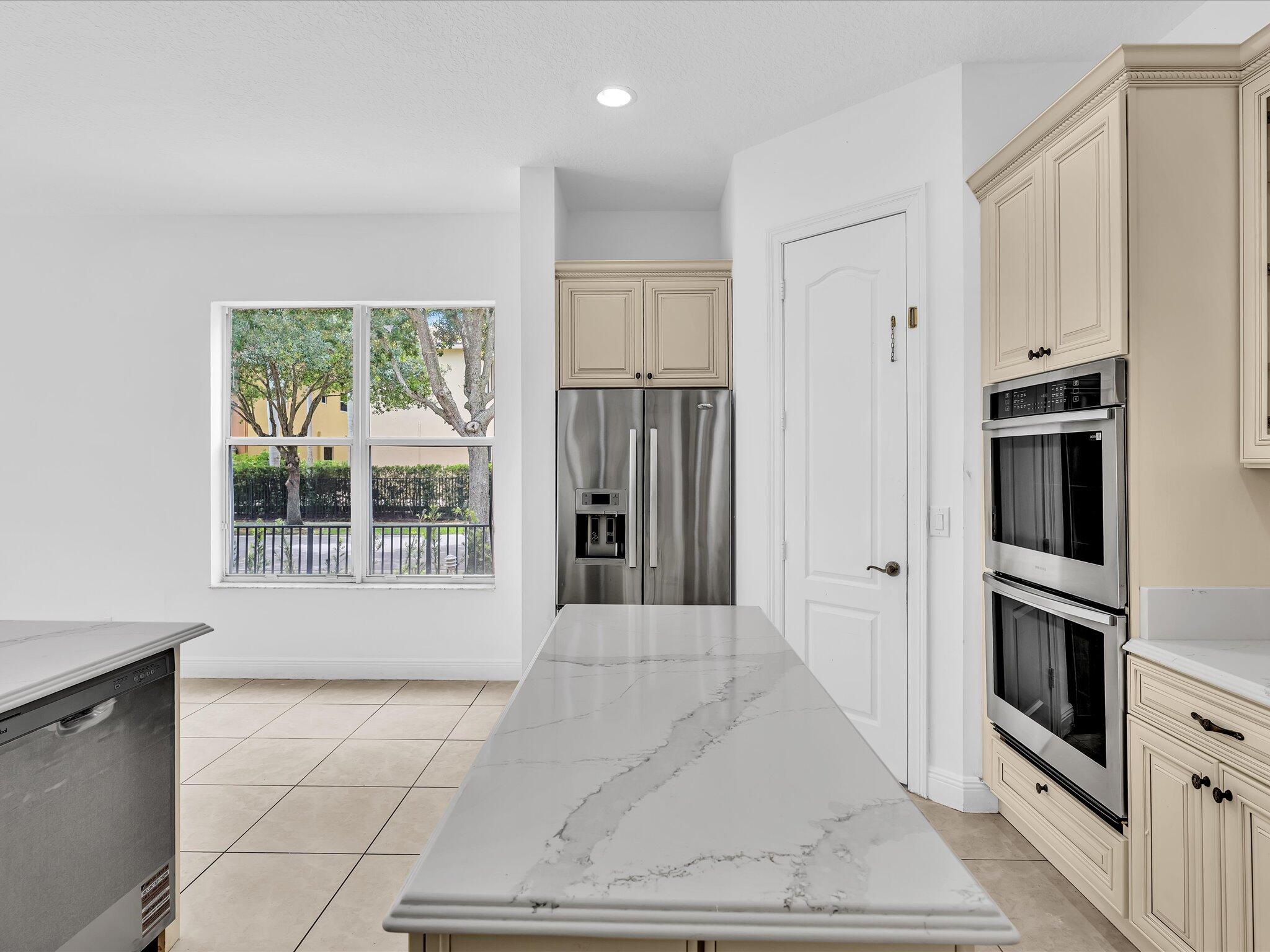  Residence photo 32