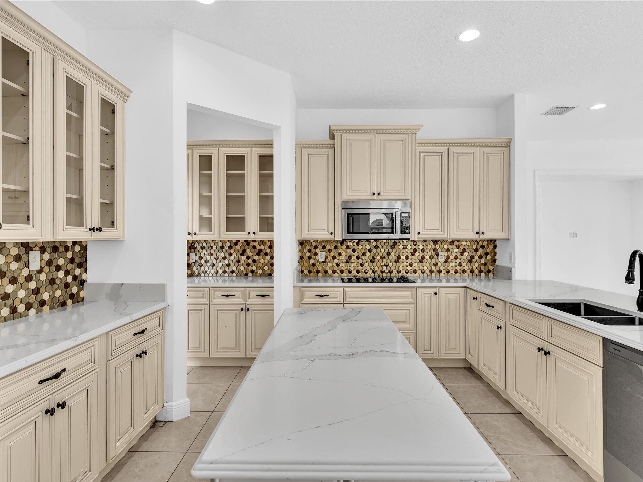  Residence photo 33
