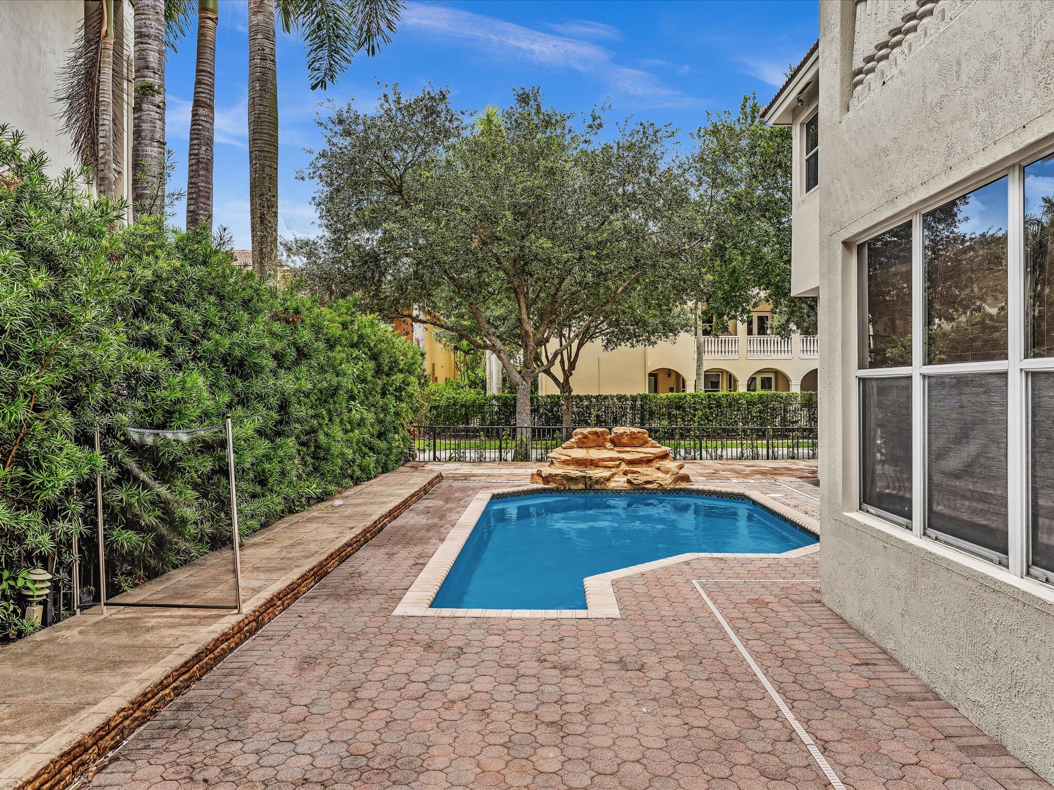  Residence photo 45