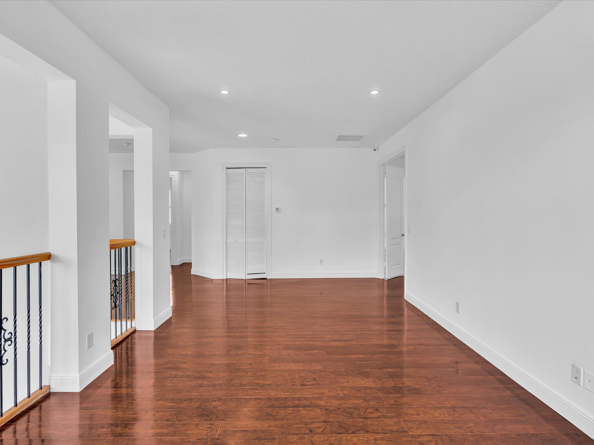  Residence photo 74