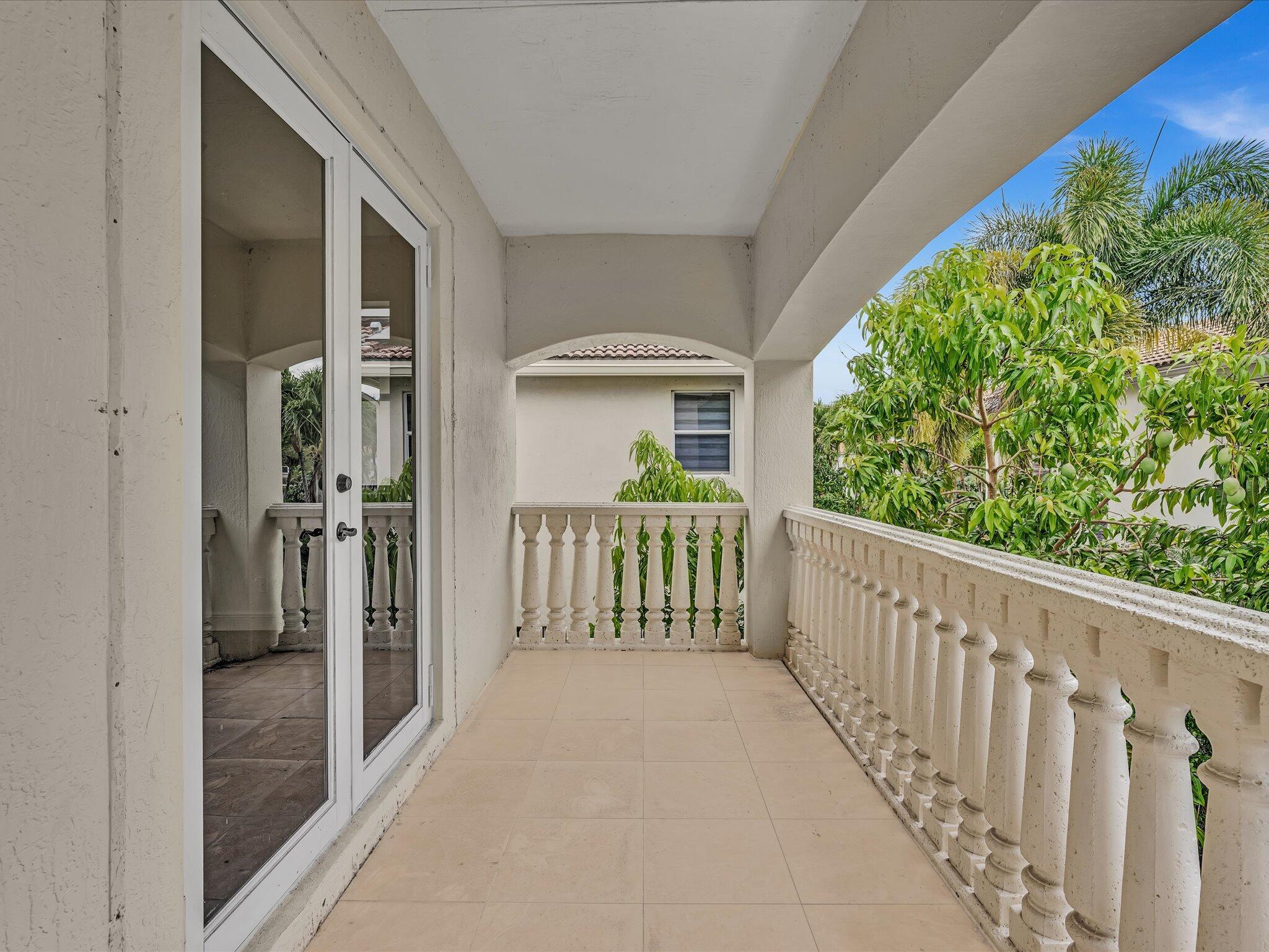  Residence photo 81