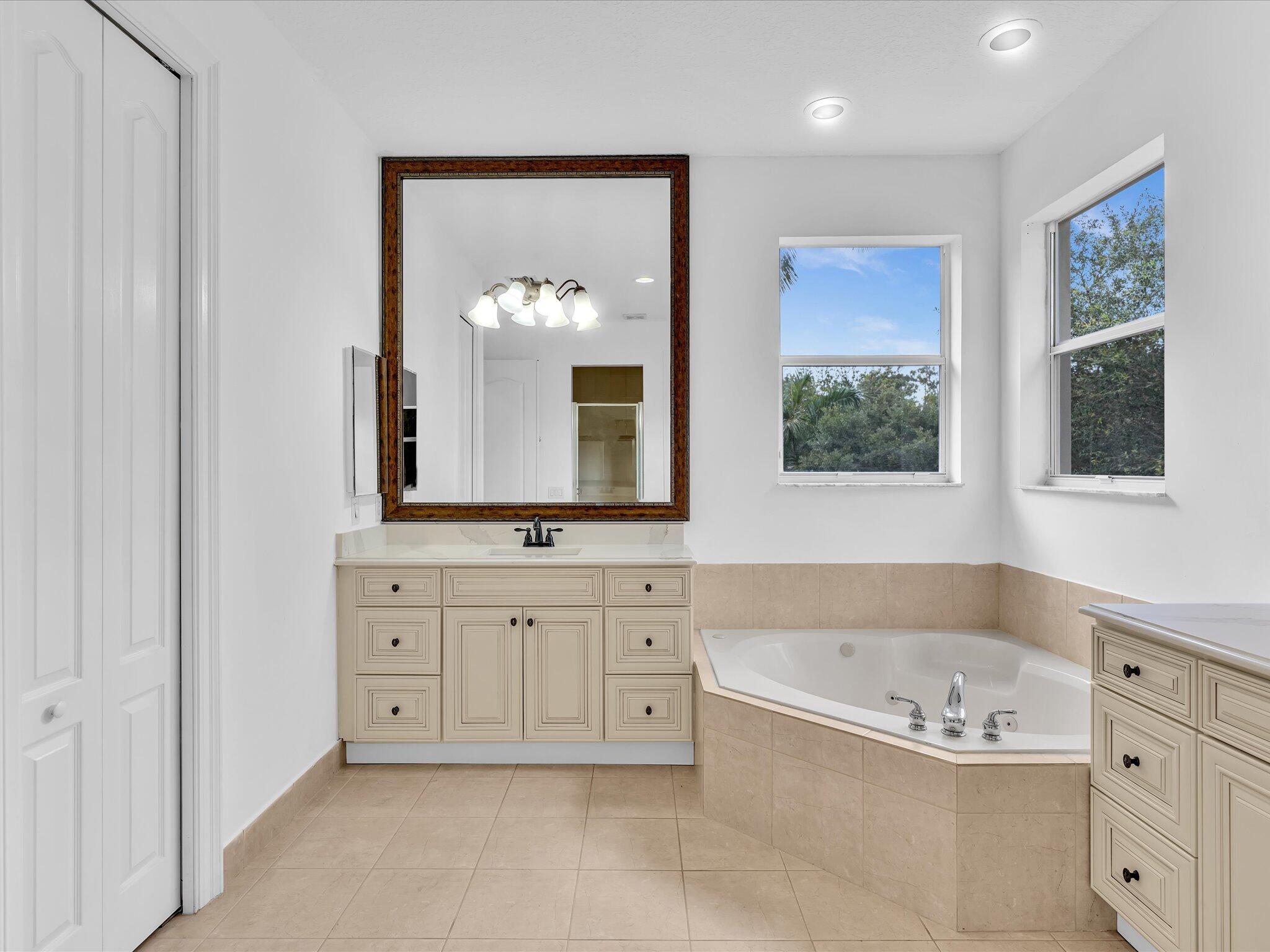  Residence photo 85