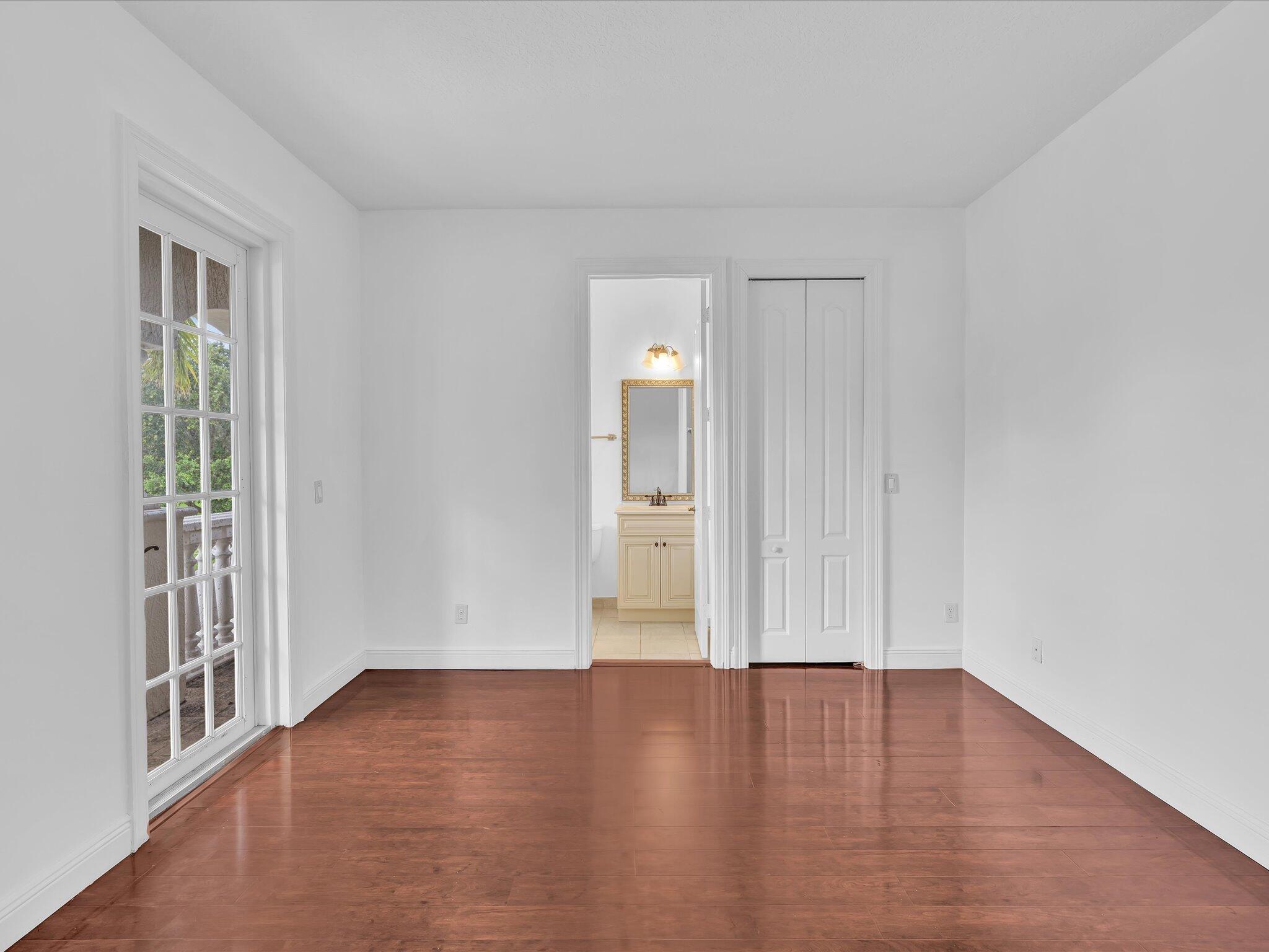  Residence photo 96