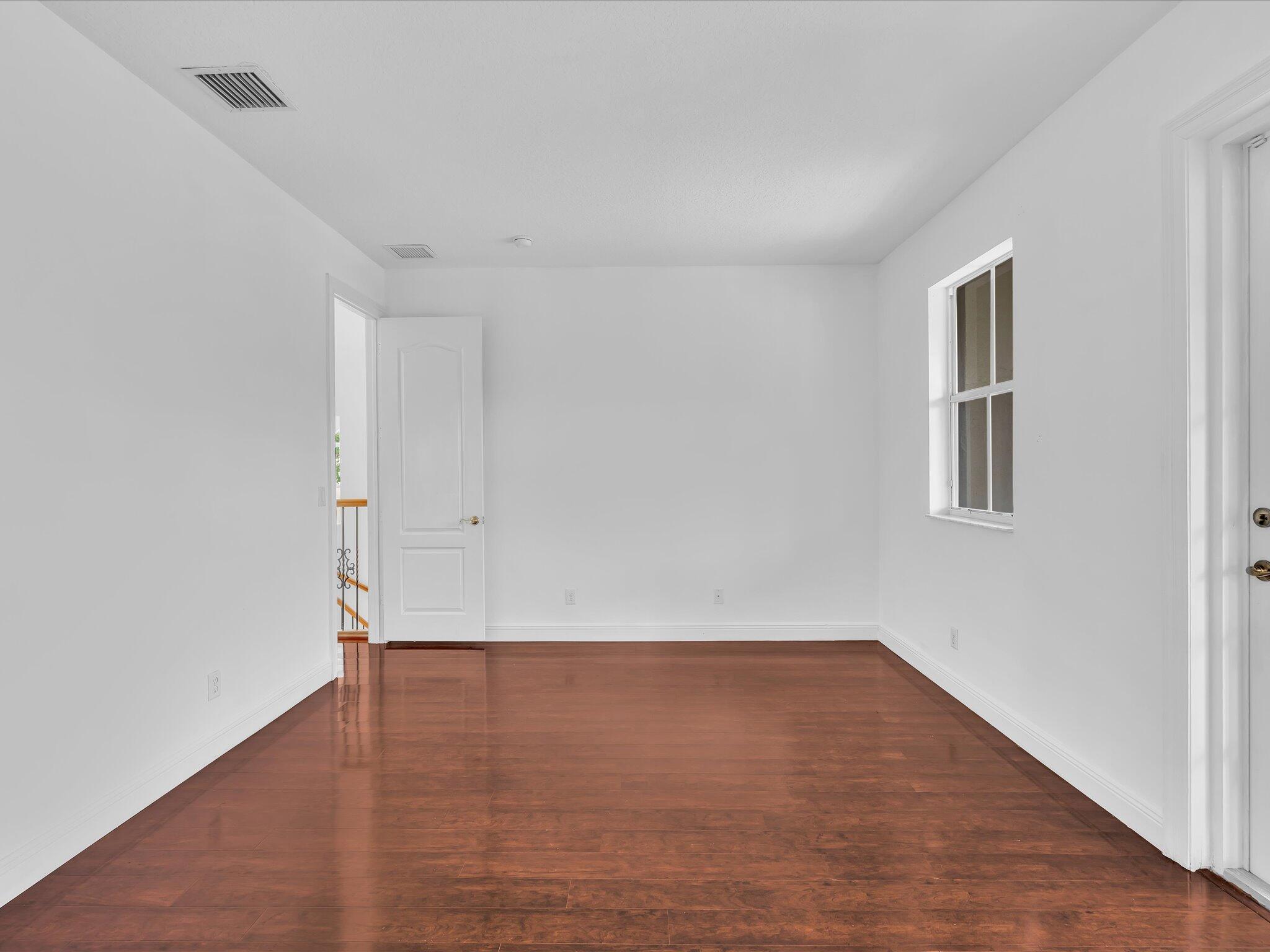  Residence photo 98
